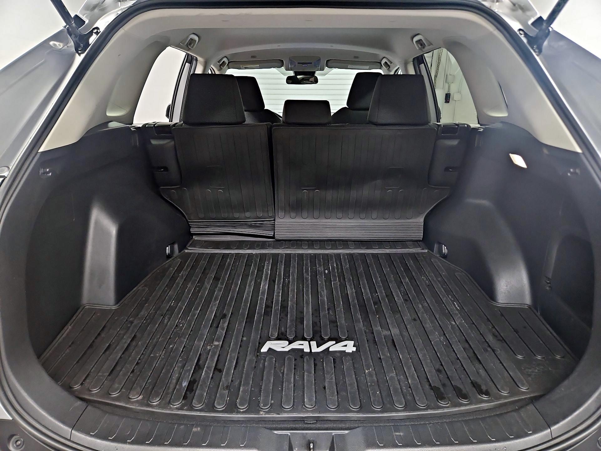 Thumbnail: 2023 Toyota RAV4 - 20