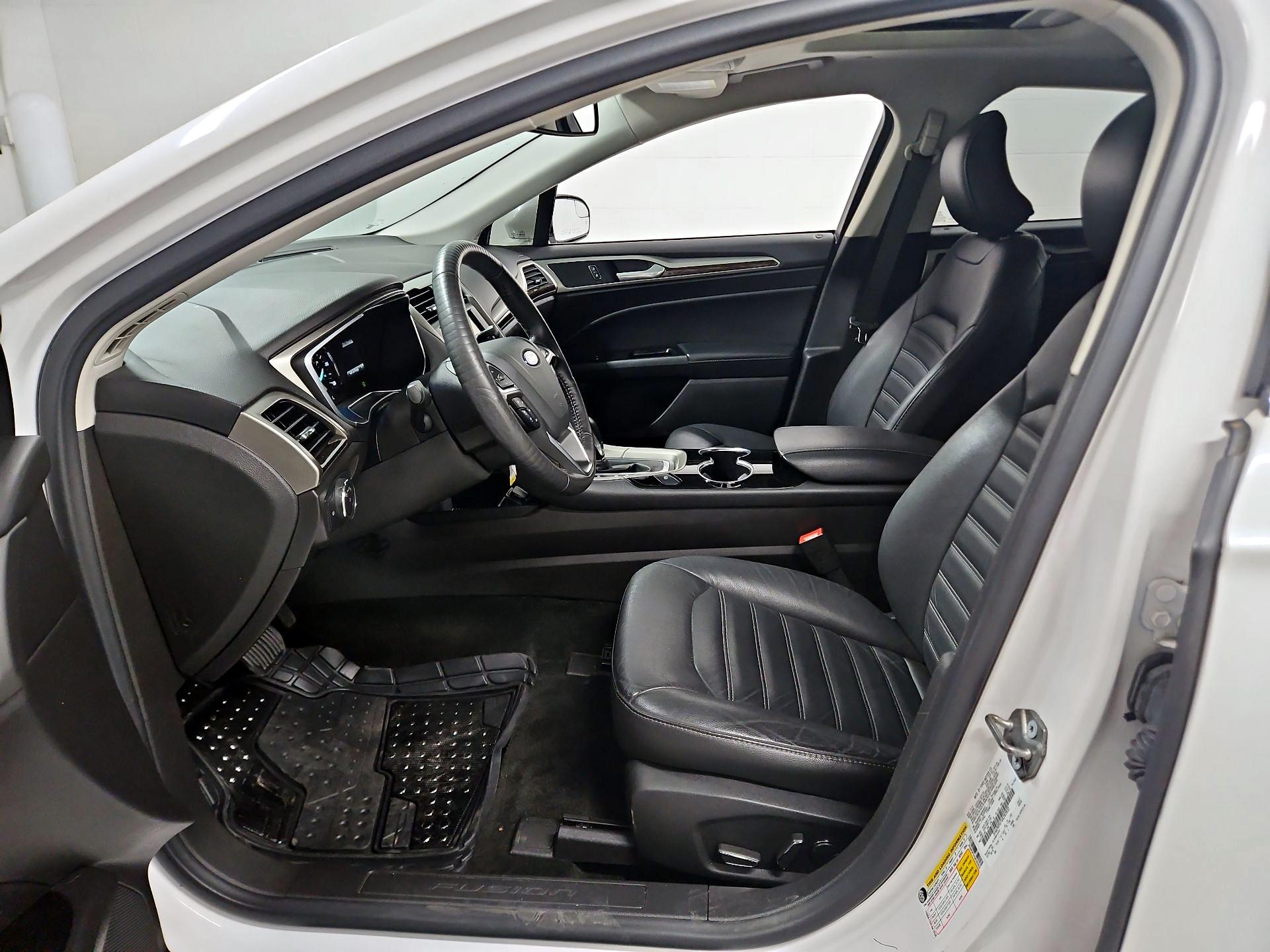 Thumbnail: 2016 Ford Fusion - 11