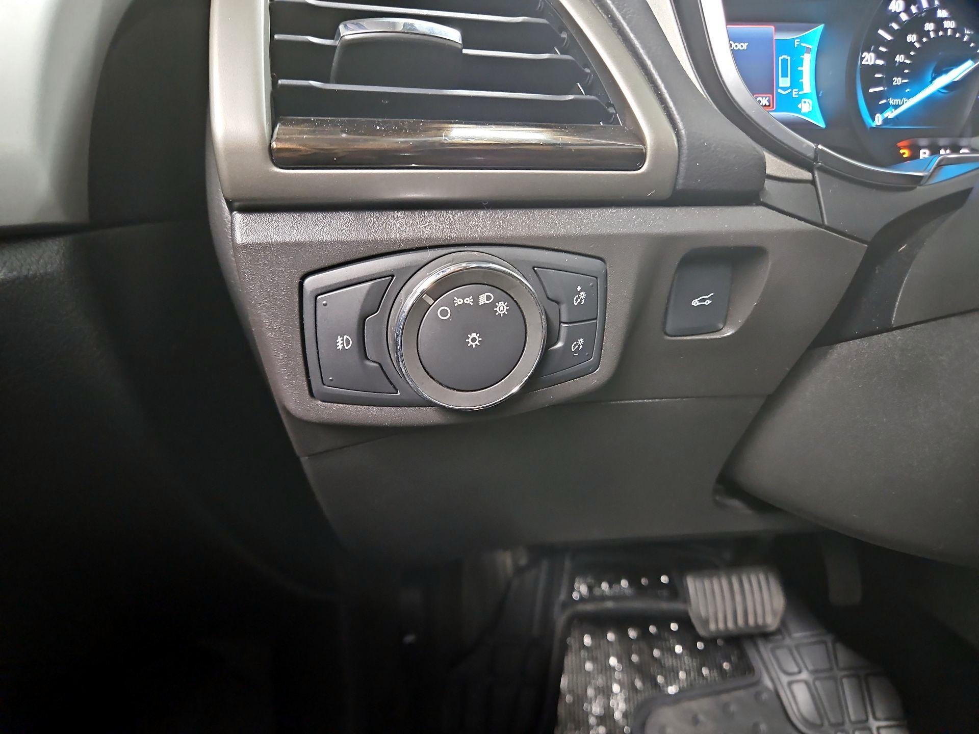 Thumbnail: 2016 Ford Fusion - 13
