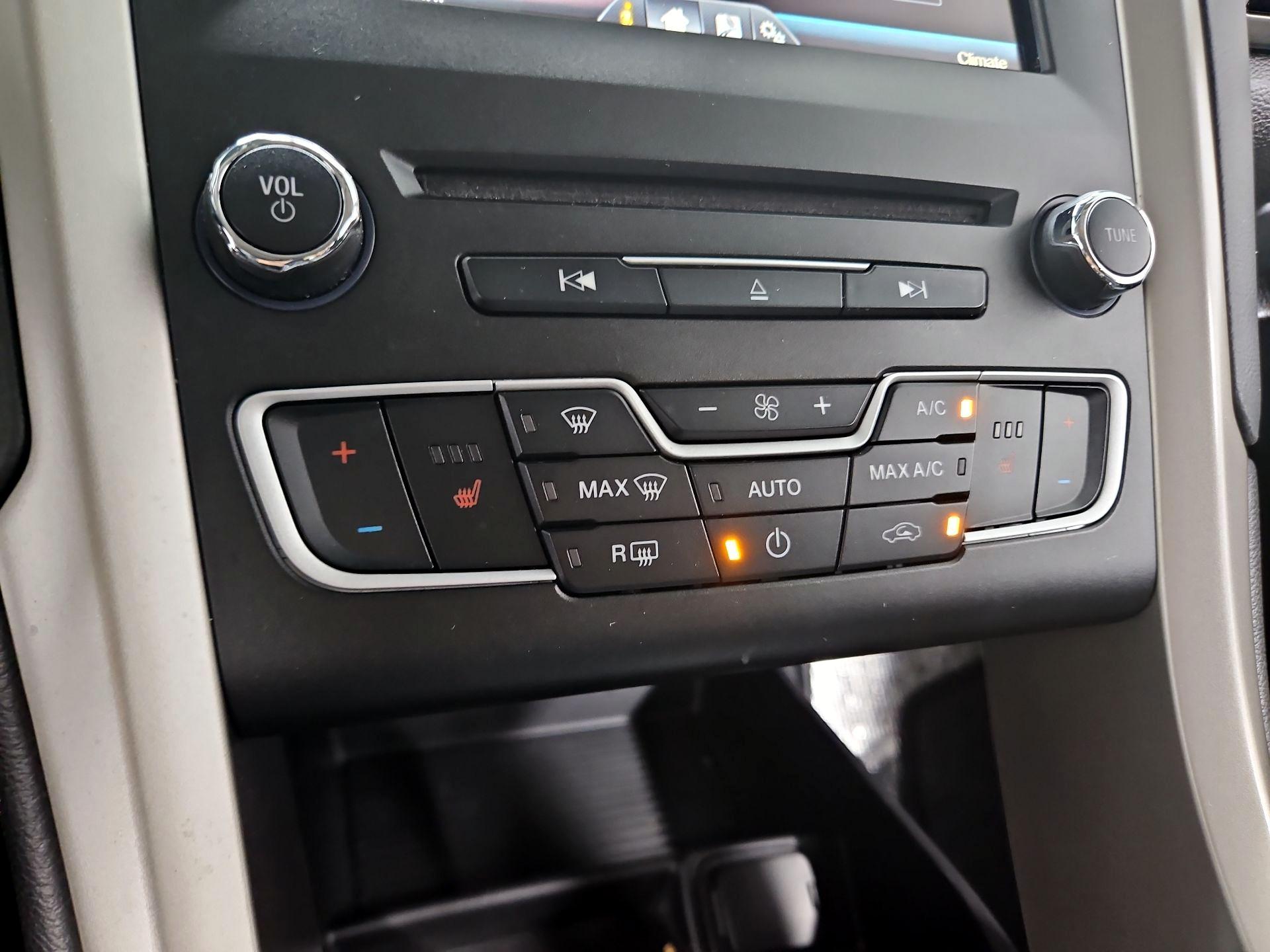 Thumbnail: 2016 Ford Fusion - 16