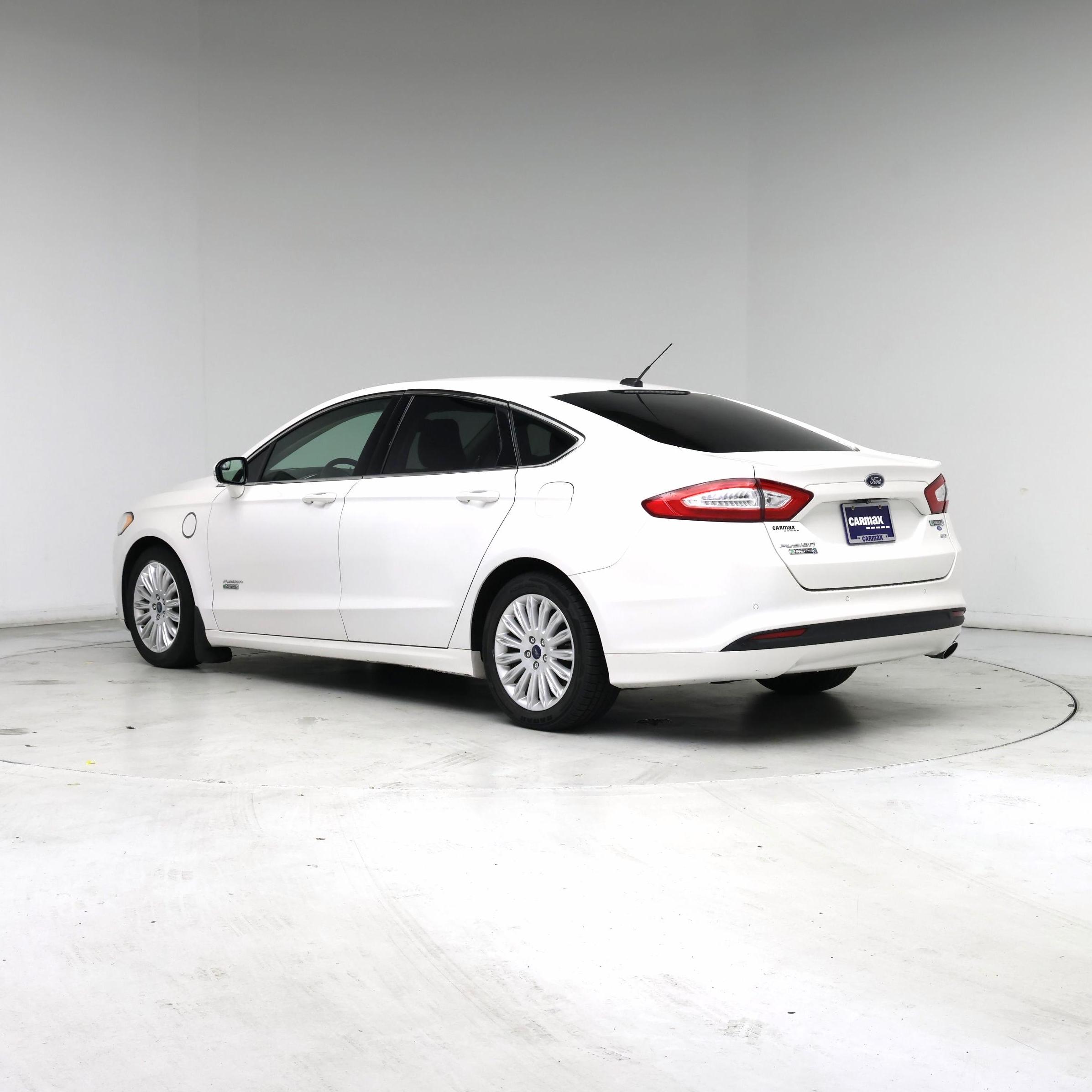 Thumbnail: 2016 Ford Fusion - 2