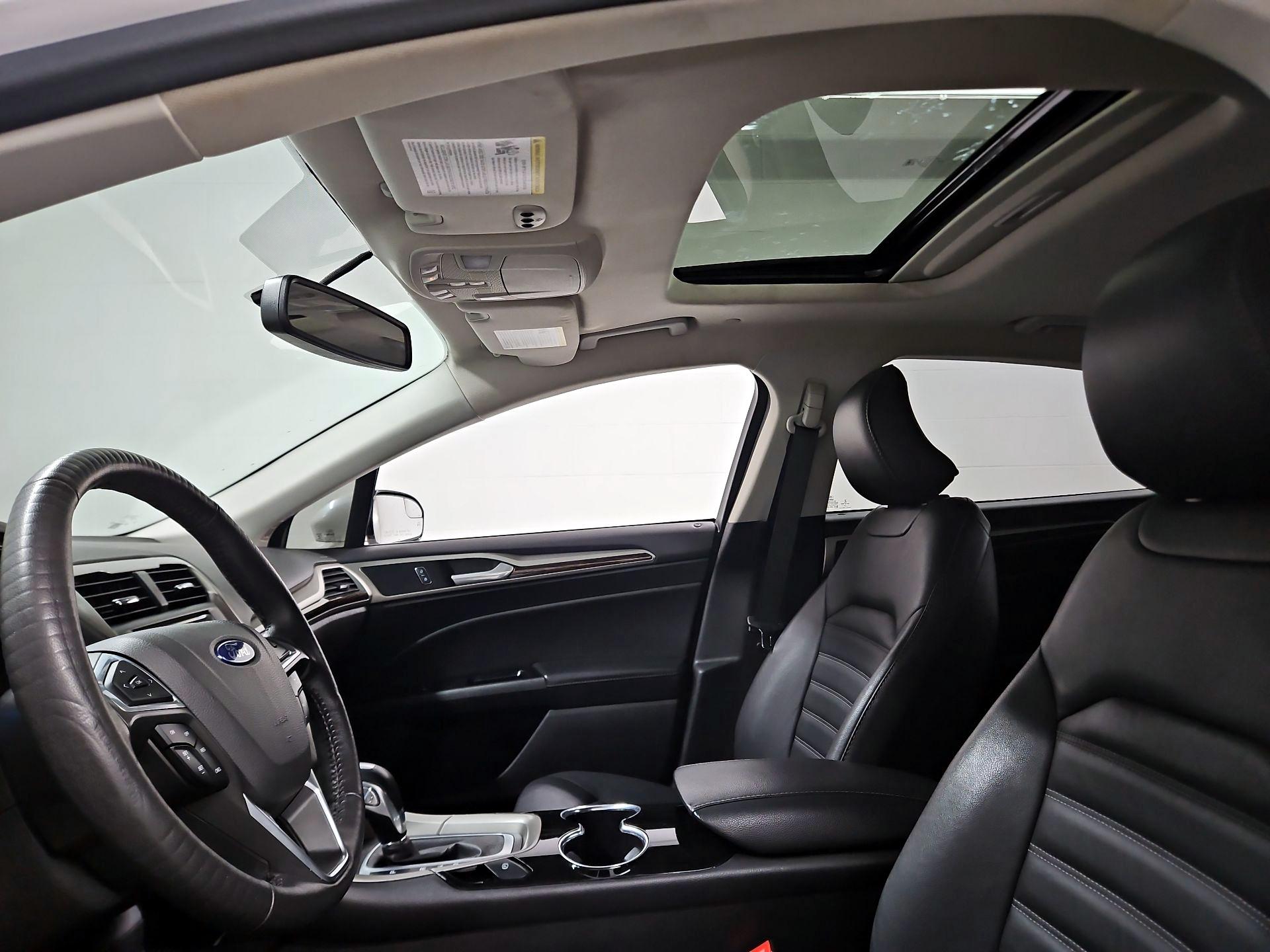 Thumbnail: 2016 Ford Fusion - 19