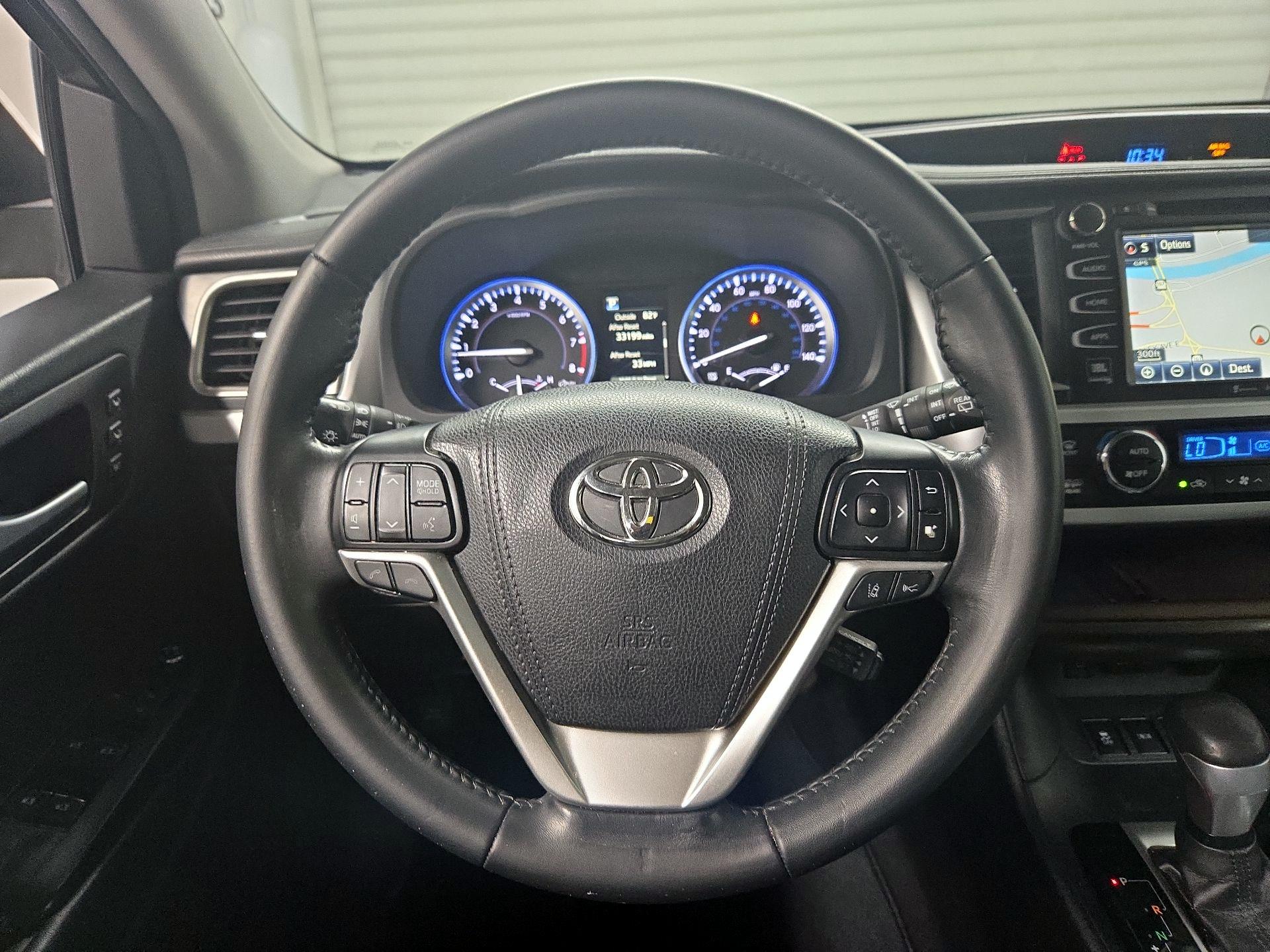Thumbnail: 2017 Toyota Highlander - 10