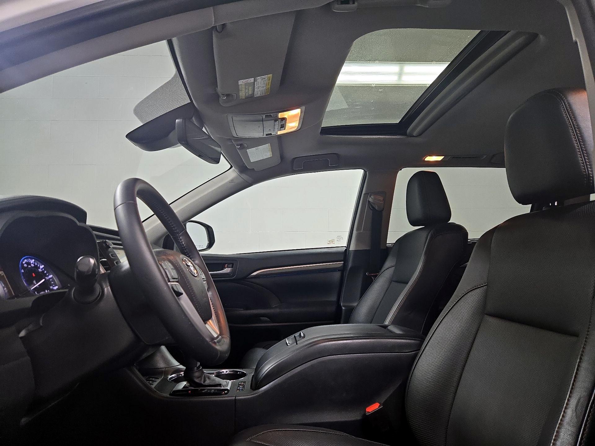 Thumbnail: 2017 Toyota Highlander - 20