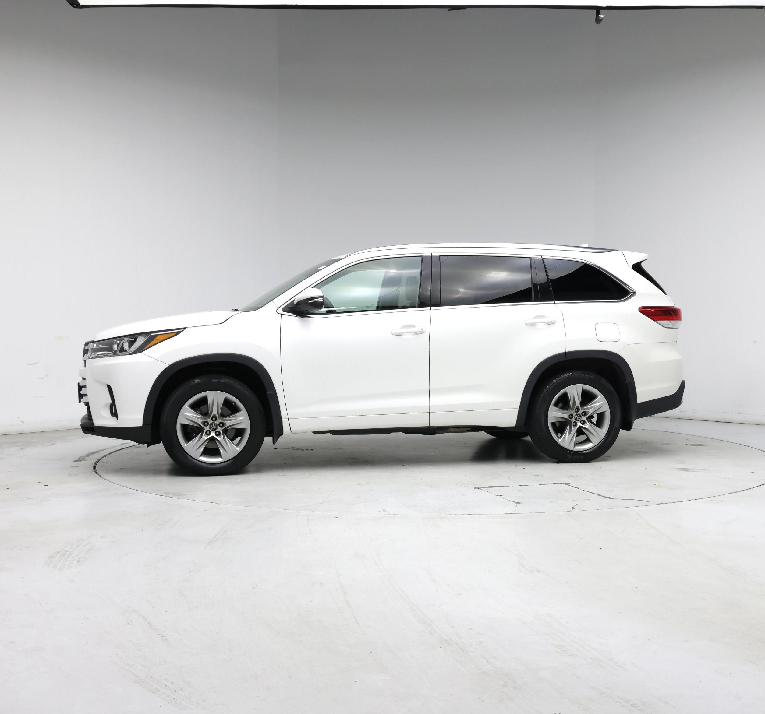 Thumbnail: 2017 Toyota Highlander - 3