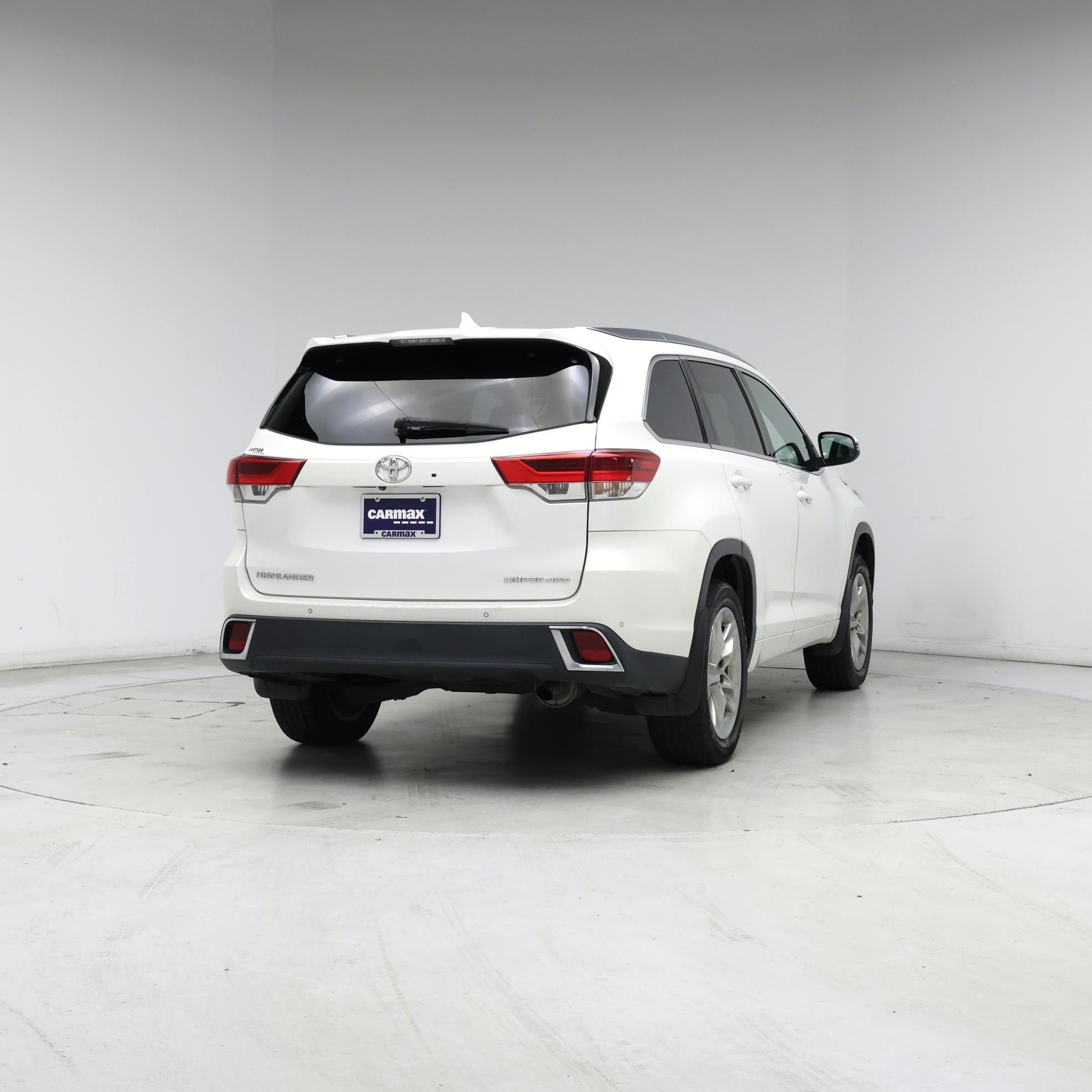 Thumbnail: 2017 Toyota Highlander - 8