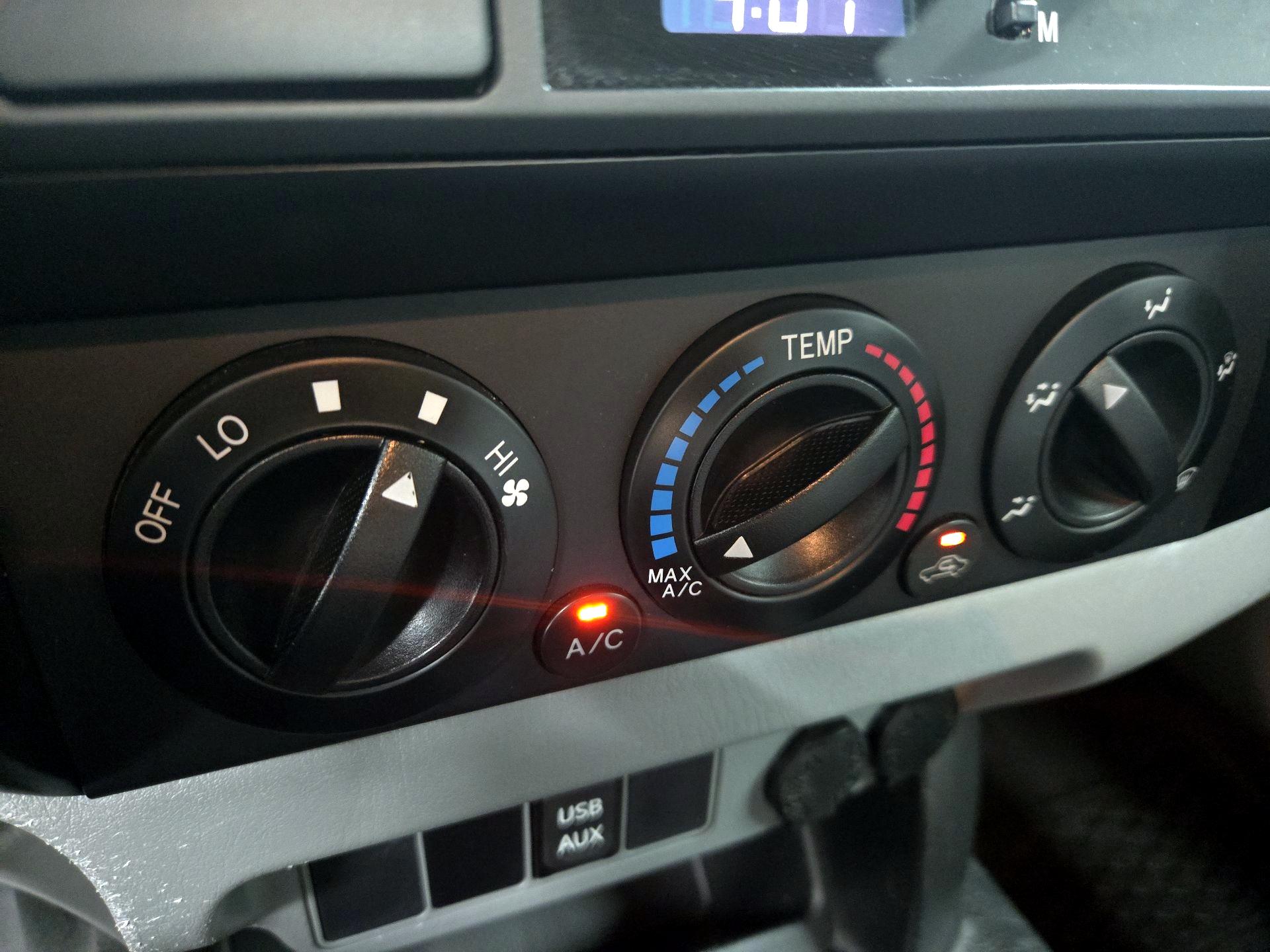 Thumbnail: 2014 Toyota Tacoma - 15