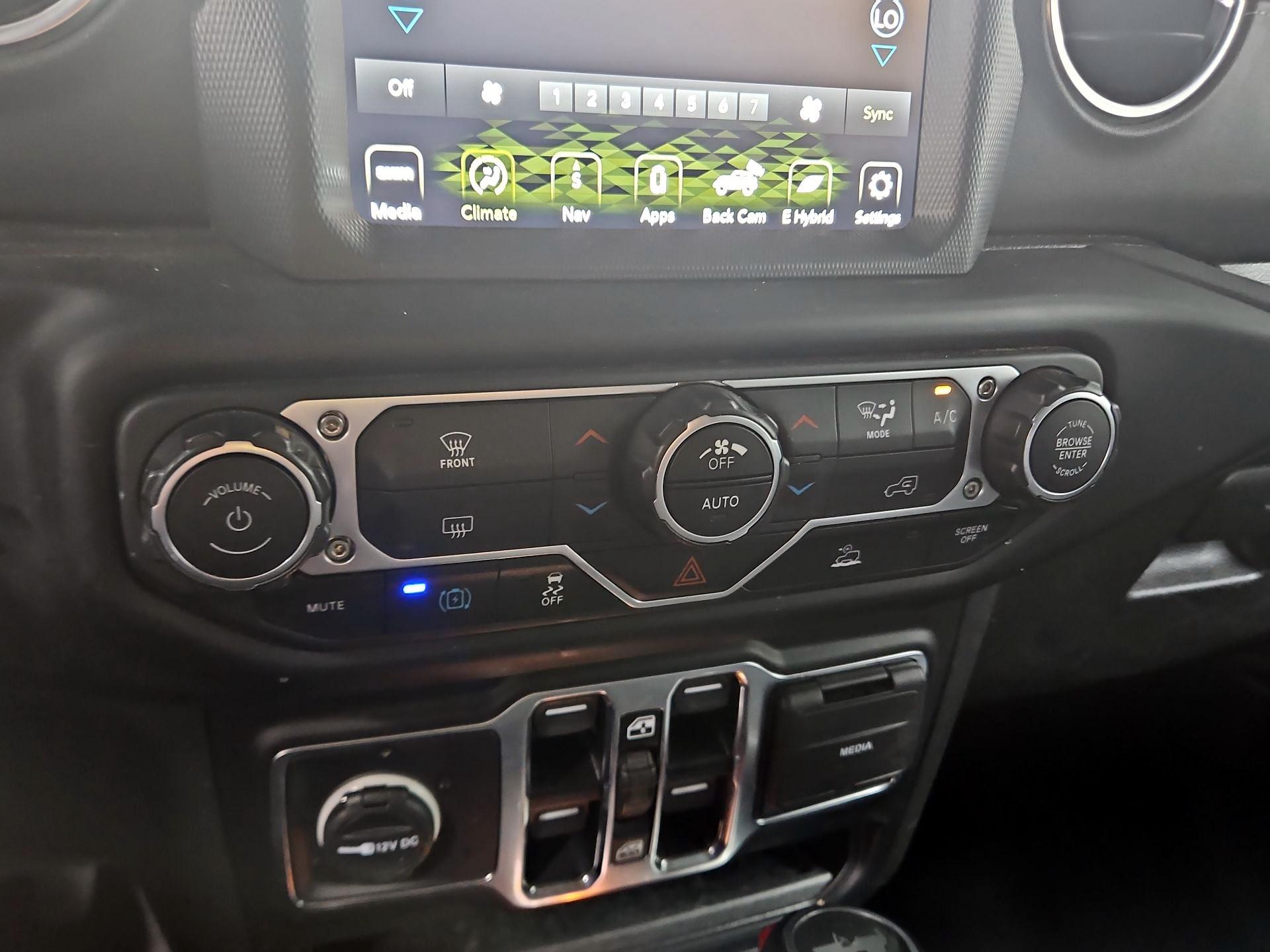 Thumbnail: 2023 Jeep Wrangler - 17