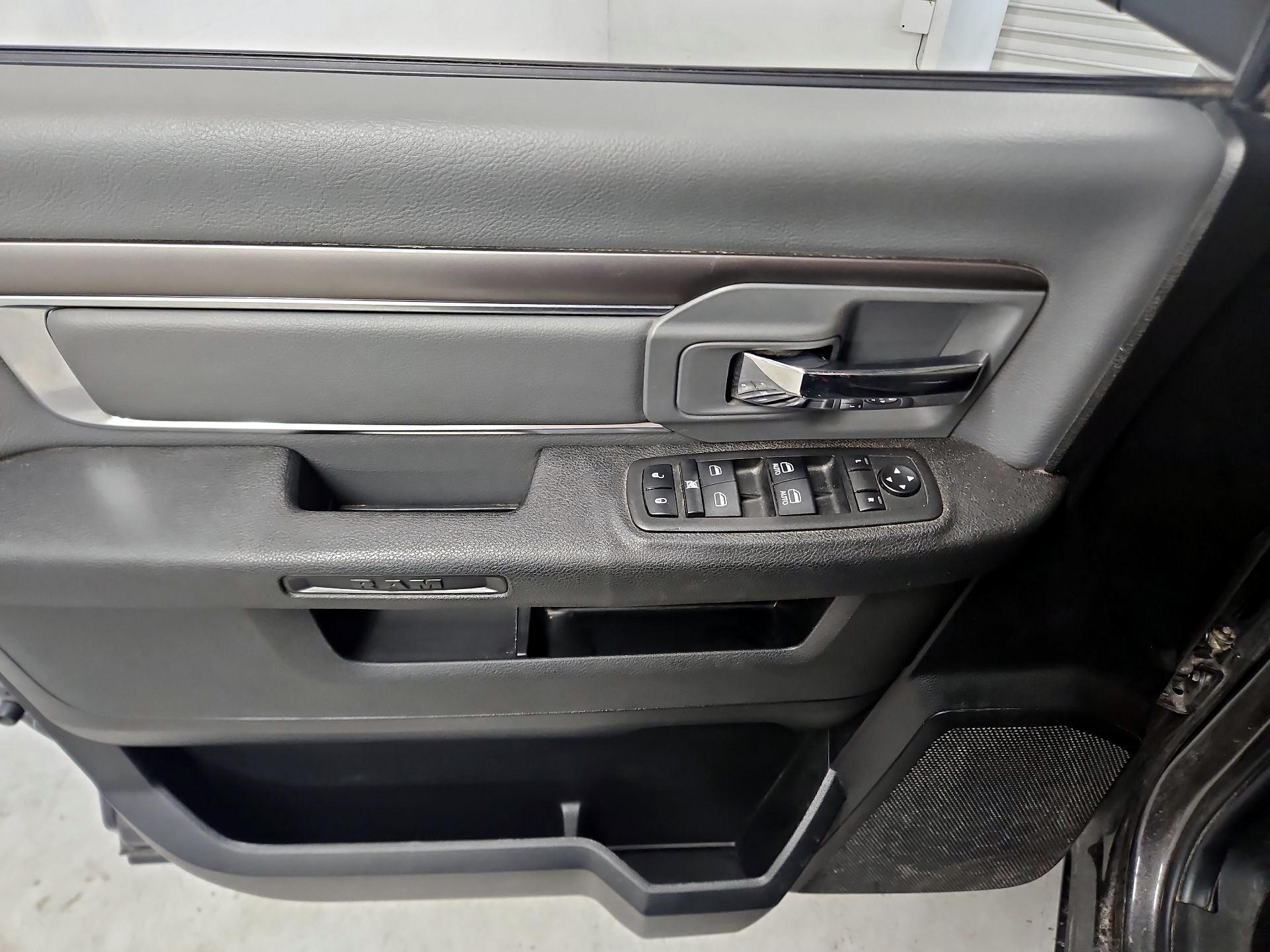 Thumbnail: 2023 RAM 1500 Classic - 12