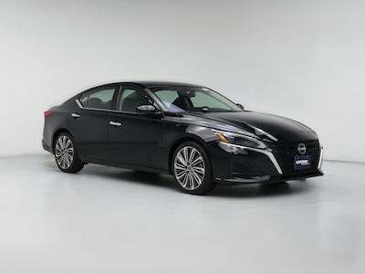 Black 2023 Nissan Altima SL