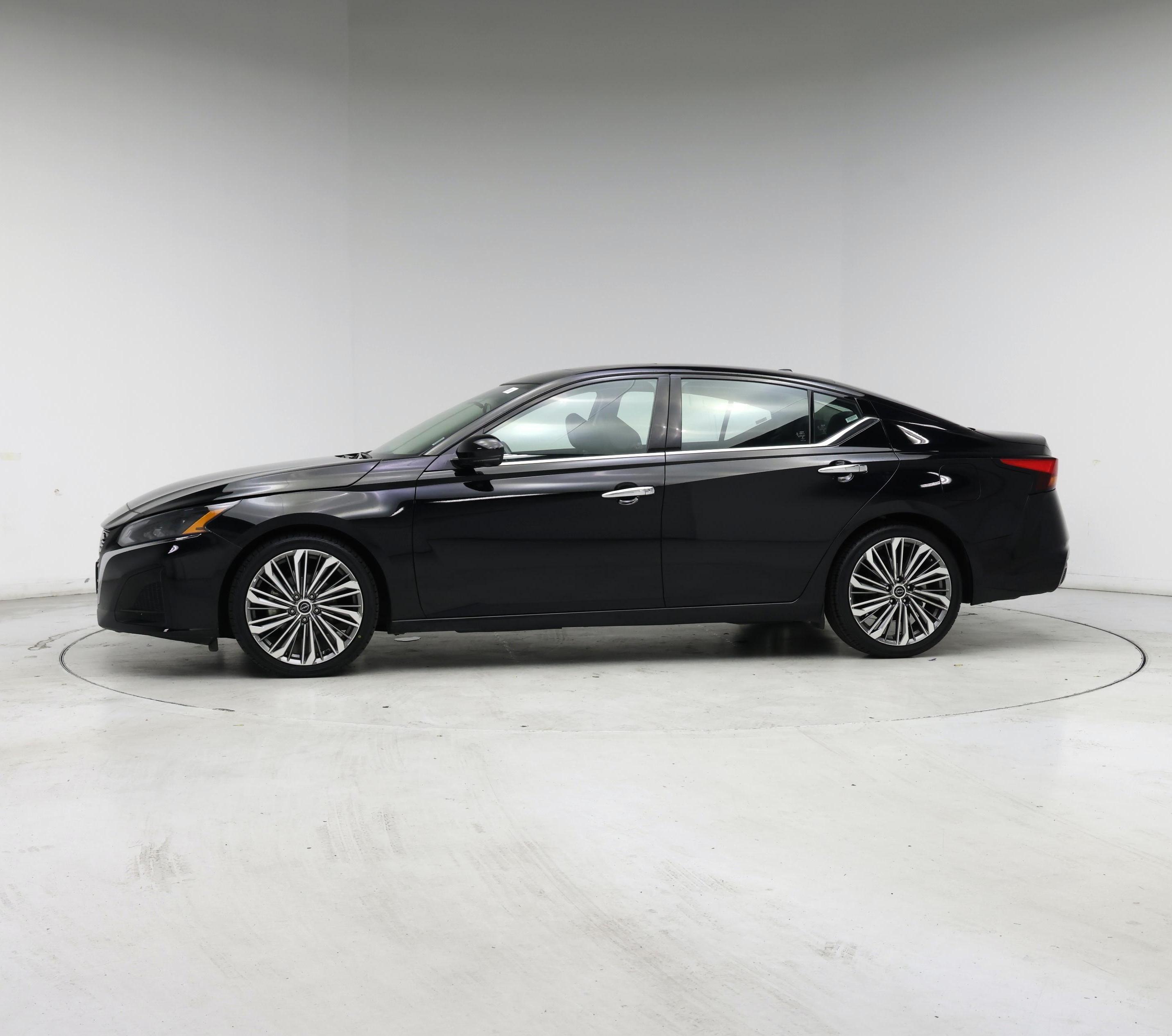 Thumbnail: 2023 Nissan Altima - 3