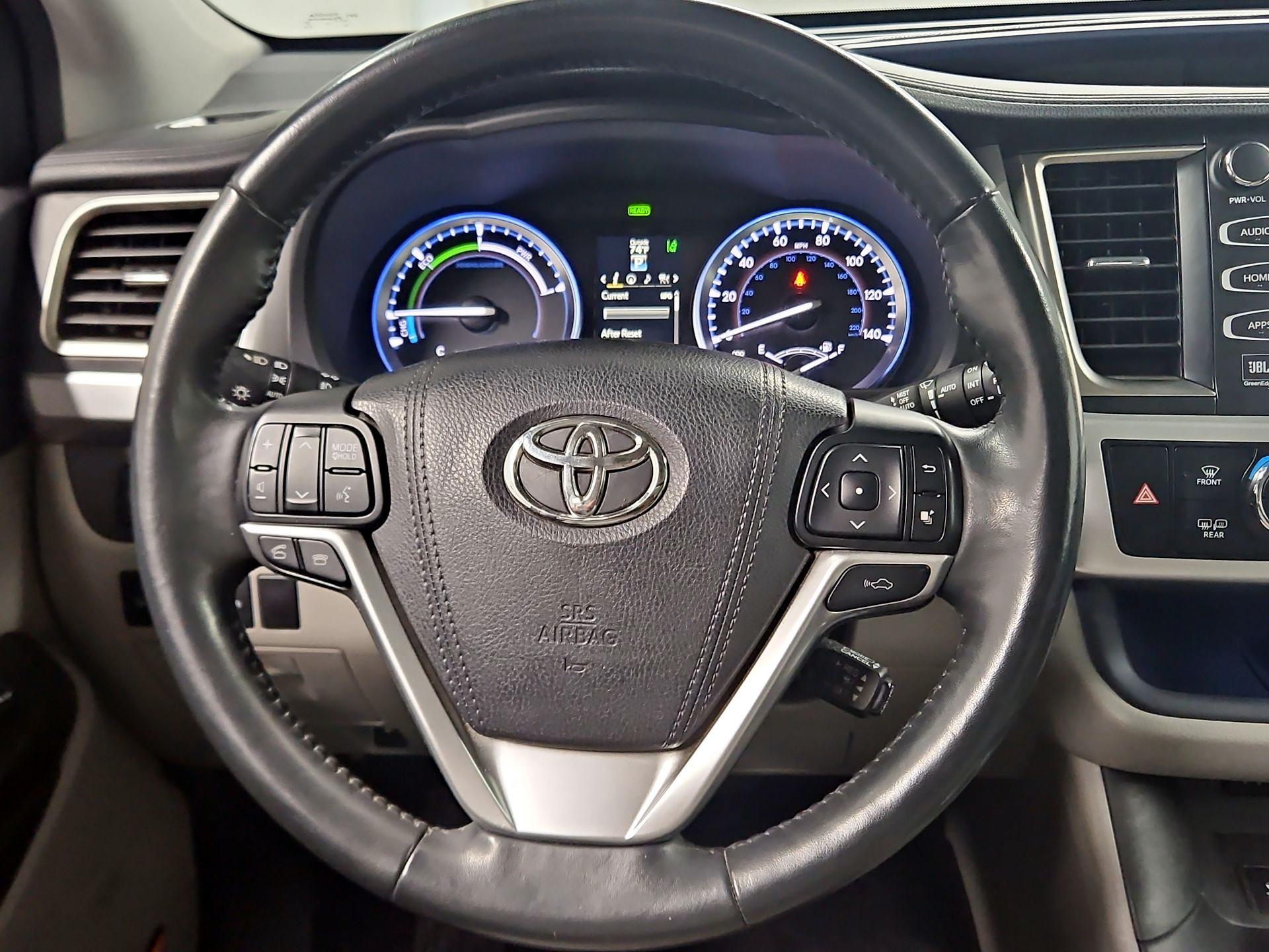 Thumbnail: 2016 Toyota Highlander - 10