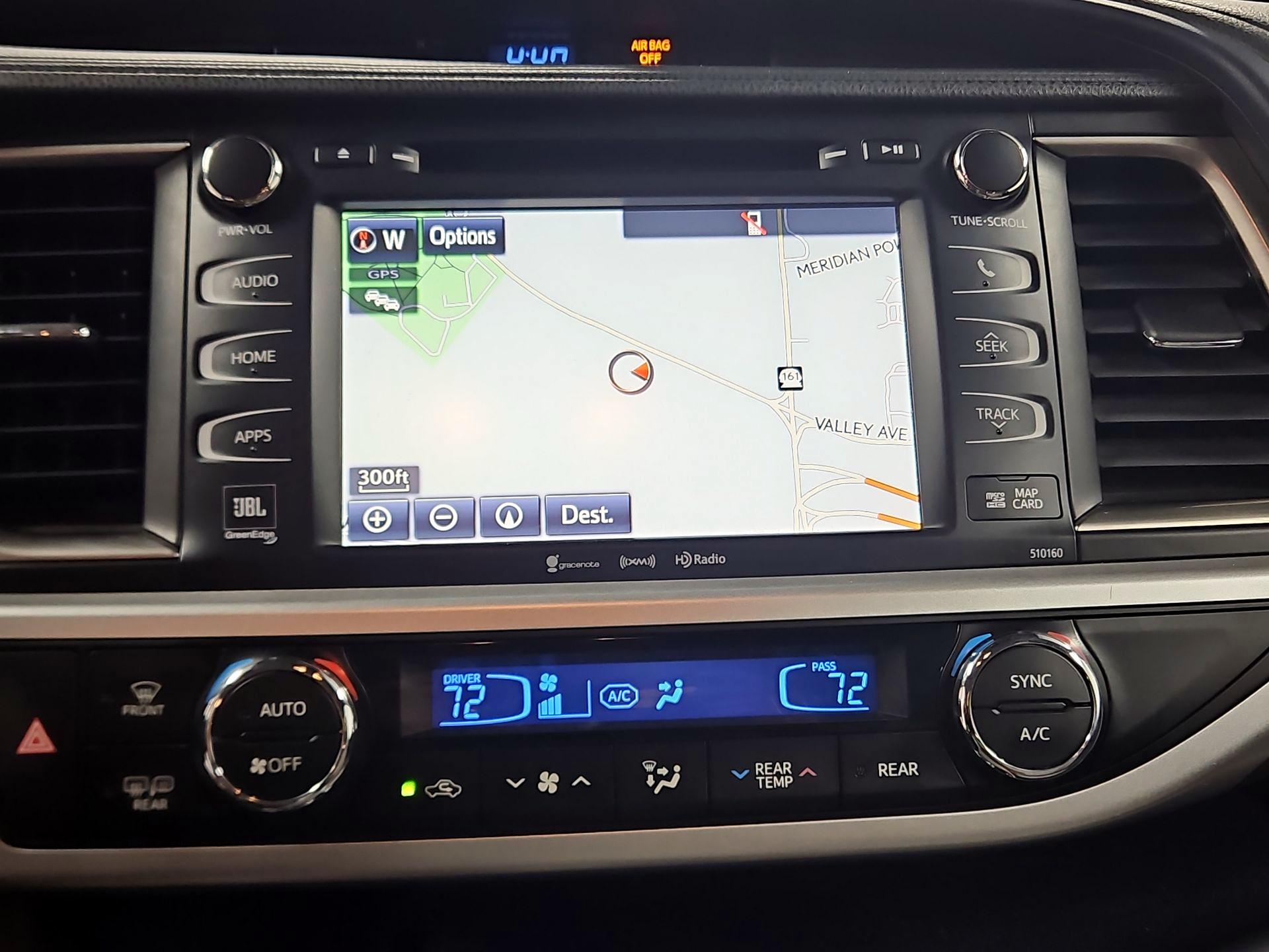 Thumbnail: 2016 Toyota Highlander - 14