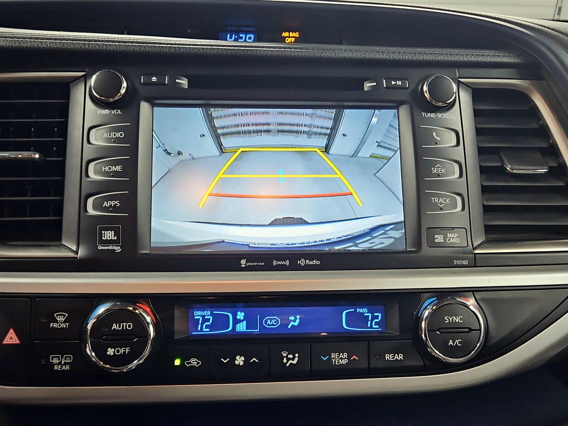 Thumbnail: 2016 Toyota Highlander - 15