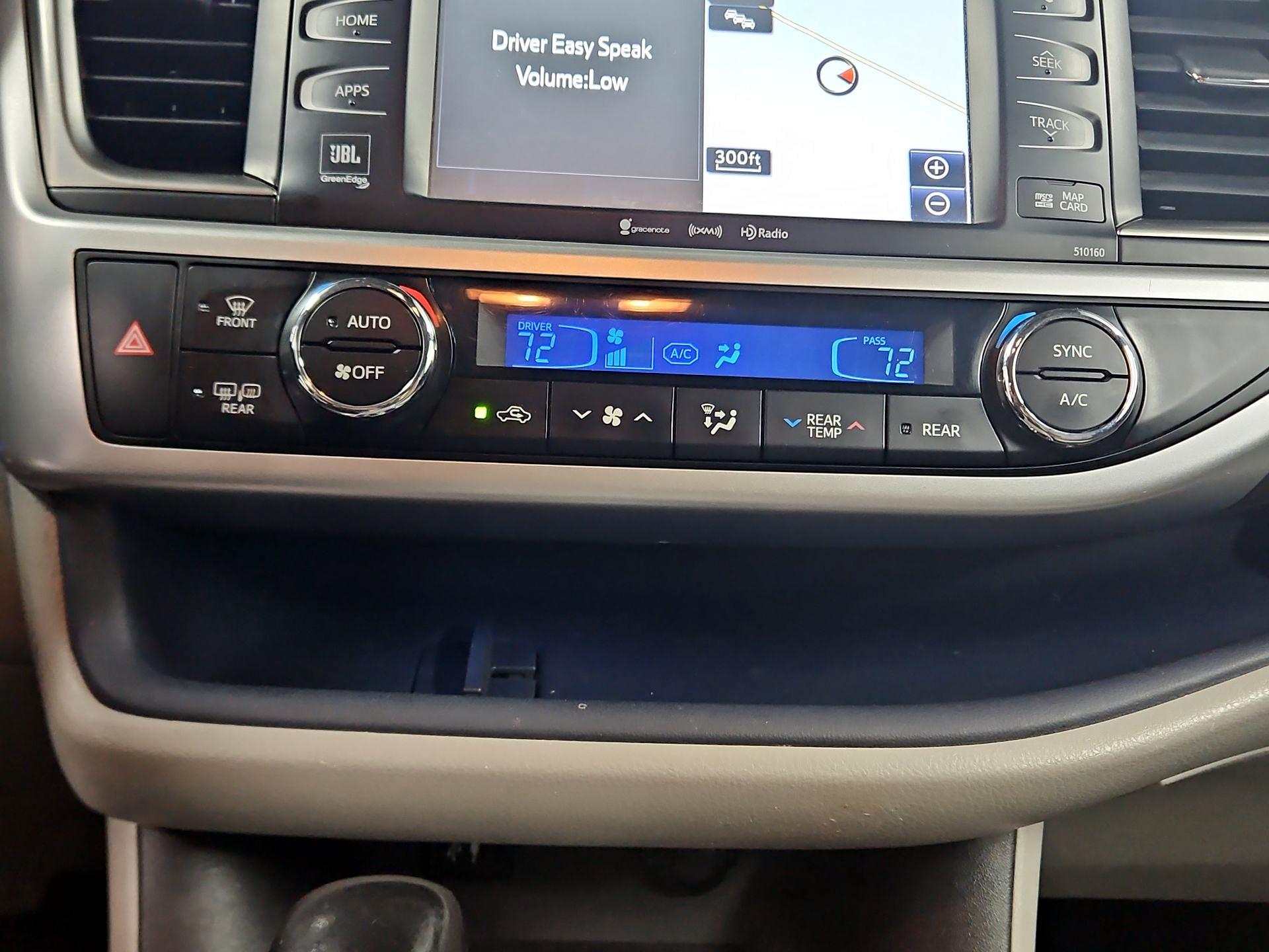 Thumbnail: 2016 Toyota Highlander - 17