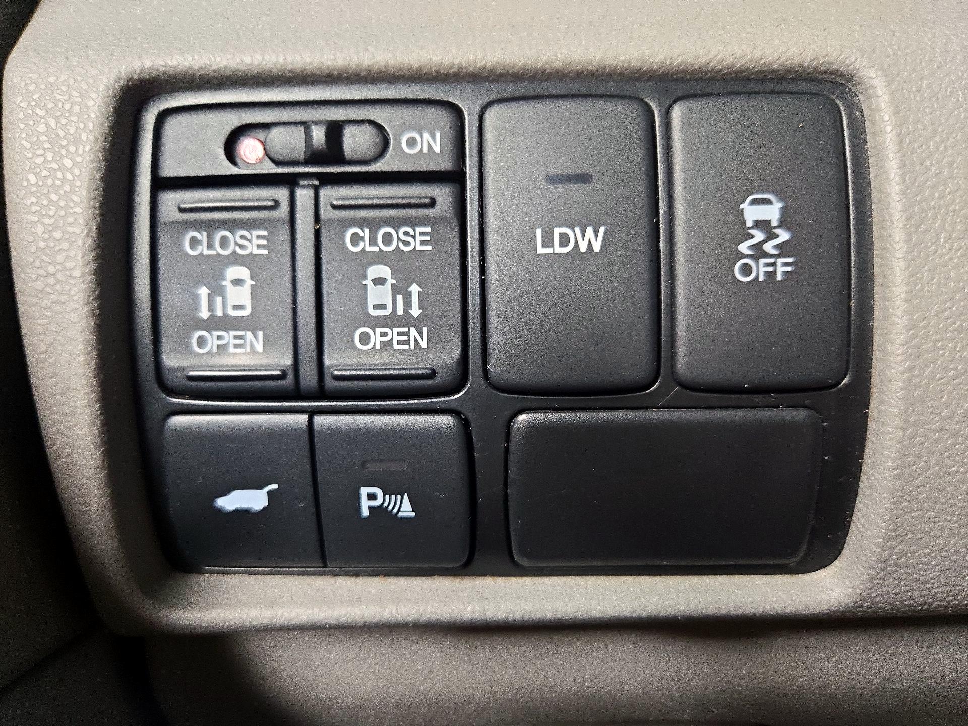 Thumbnail: 2014 Honda Odyssey - 13