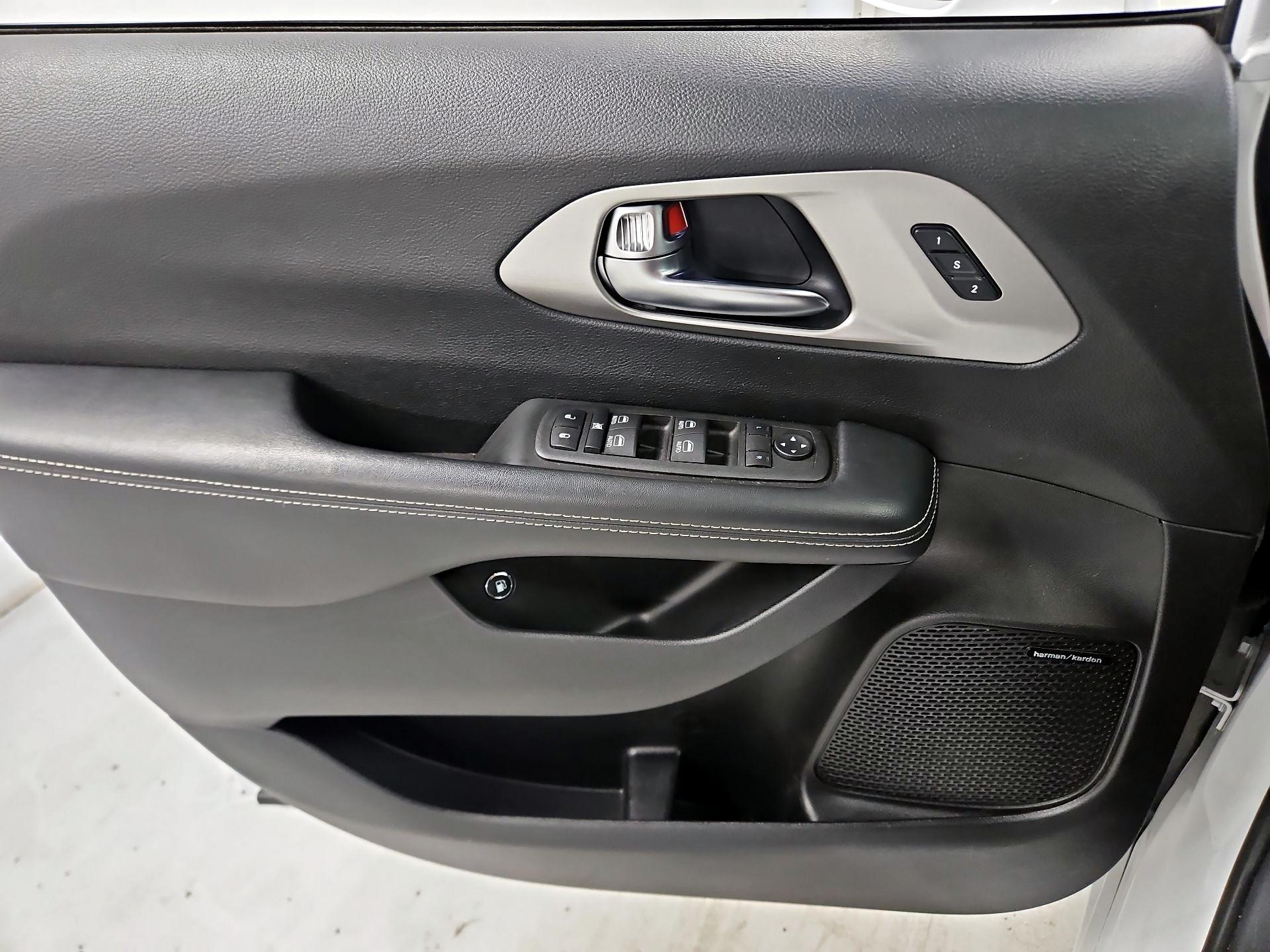Thumbnail: 2022 Chrysler Pacifica - 12