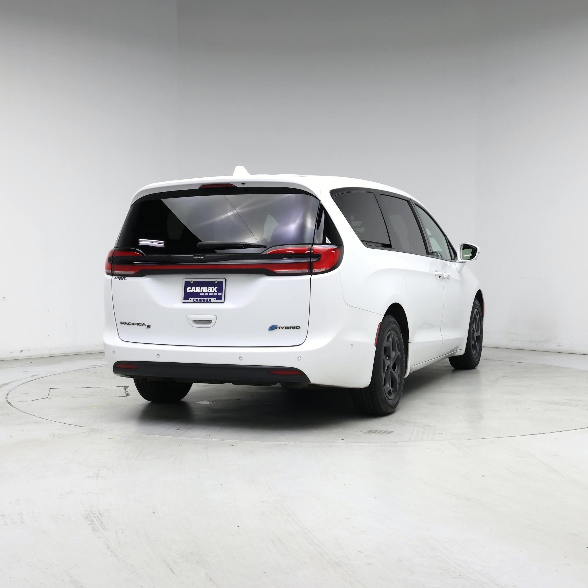 Thumbnail: 2022 Chrysler Pacifica - 8