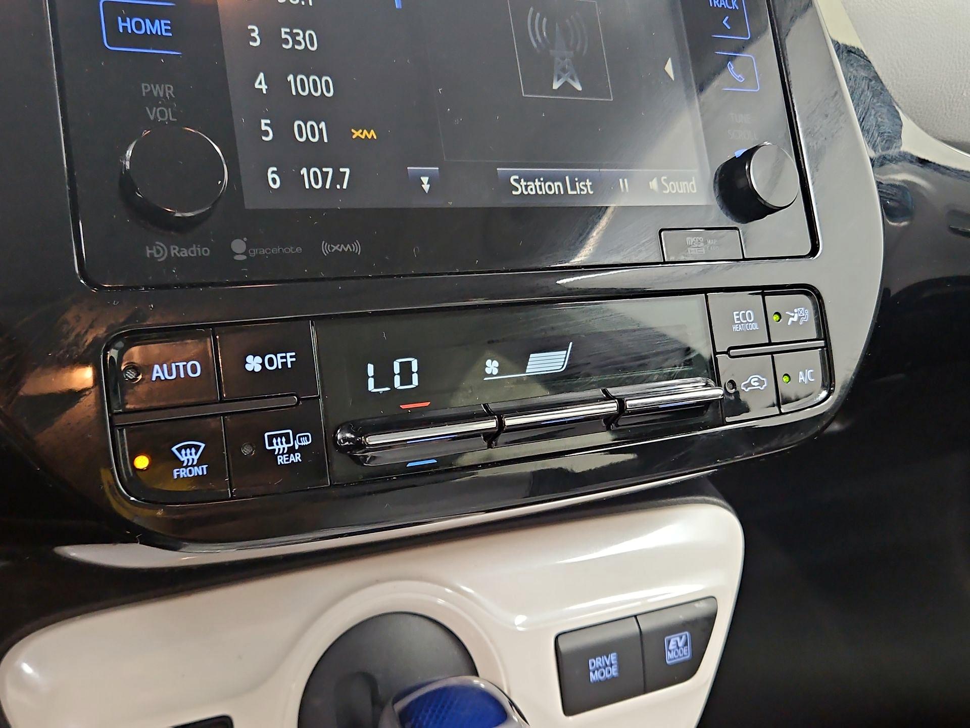 Thumbnail: 2017 Toyota Prius - 16