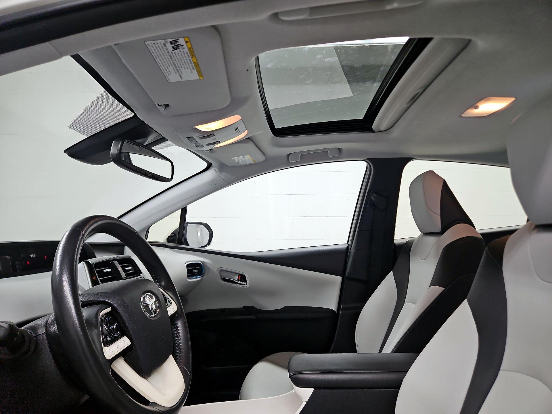 Thumbnail: 2017 Toyota Prius - 19