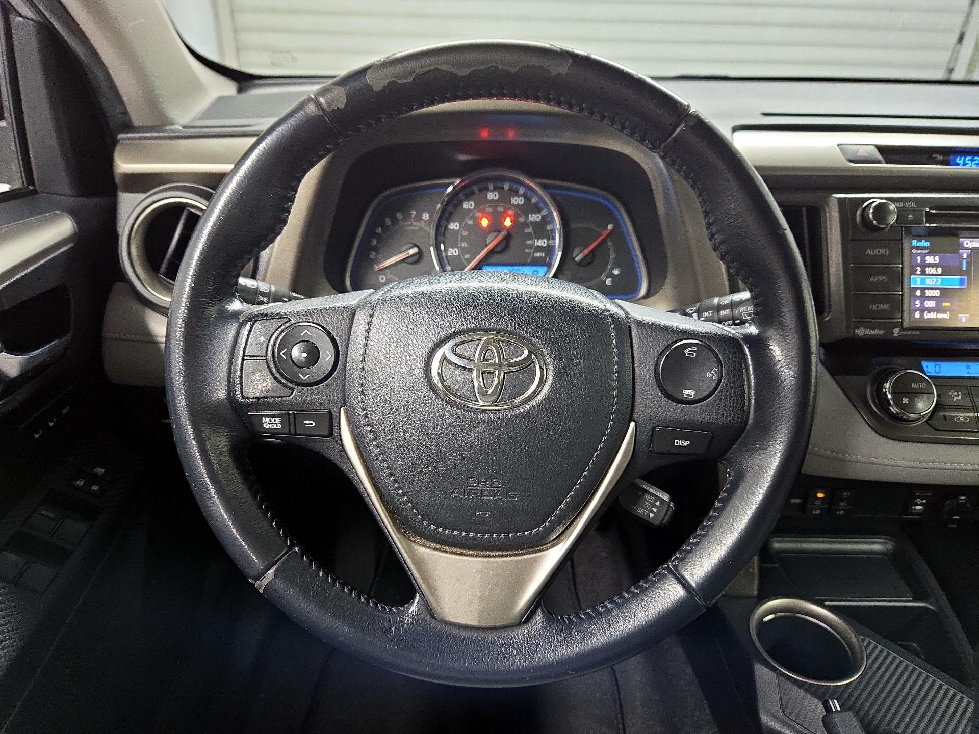 Thumbnail: 2015 Toyota RAV4 - 10
