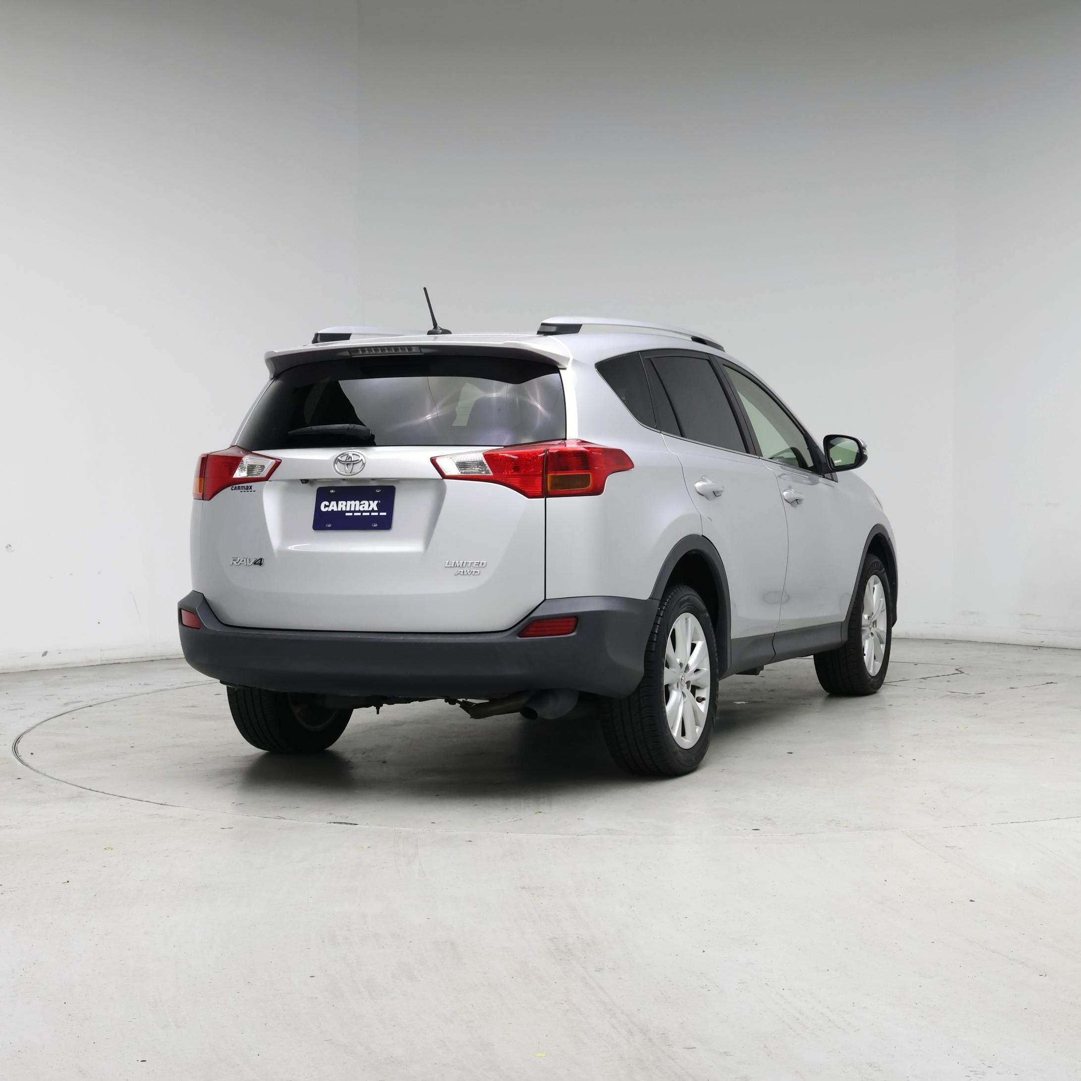 Thumbnail: 2015 Toyota RAV4 - 8