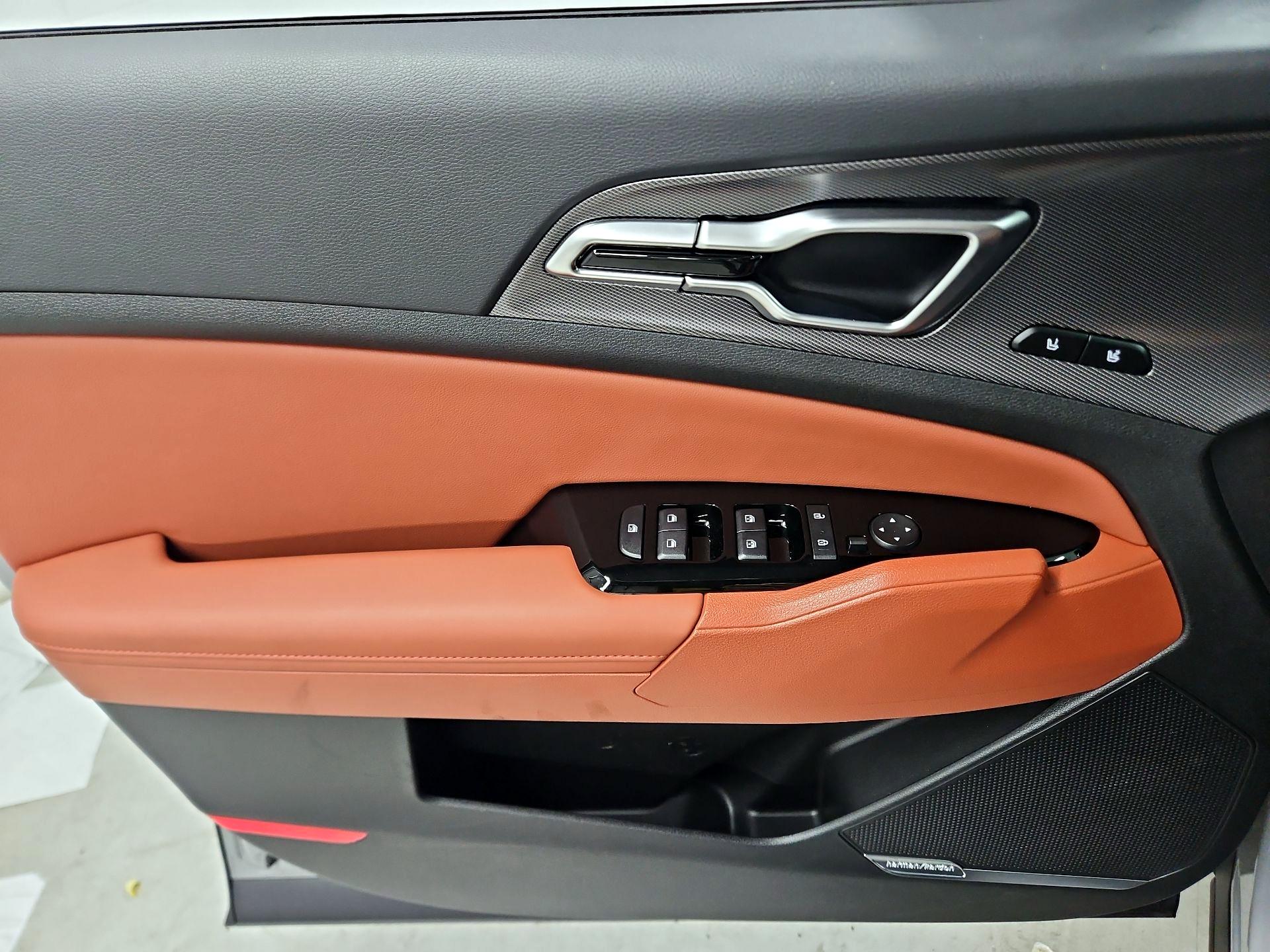 Thumbnail: 2025 Kia Sportage - 12