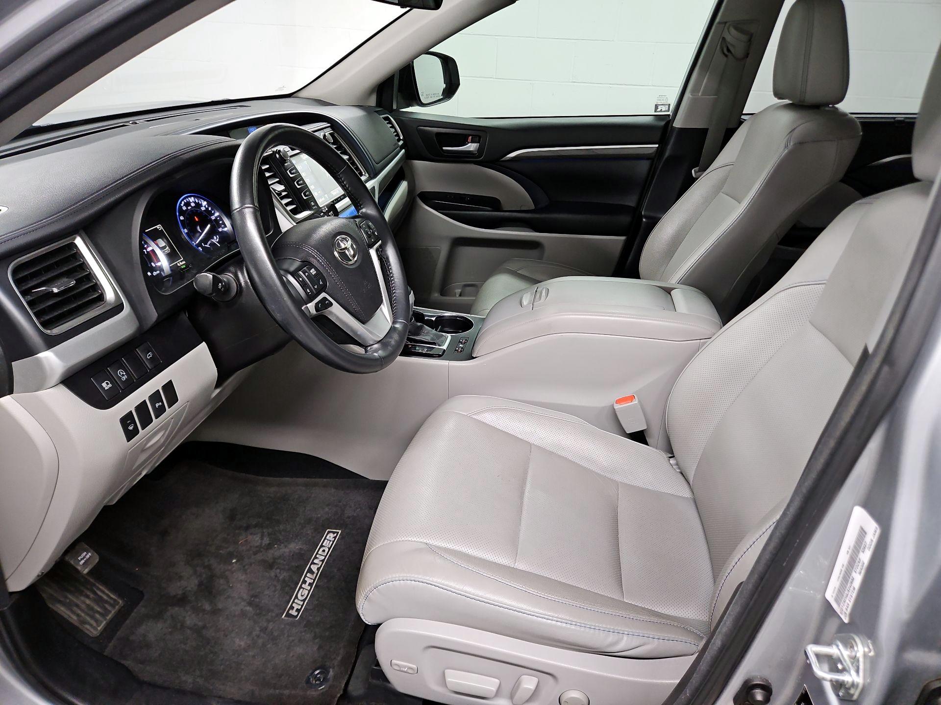 Thumbnail: 2018 Toyota Highlander - 11