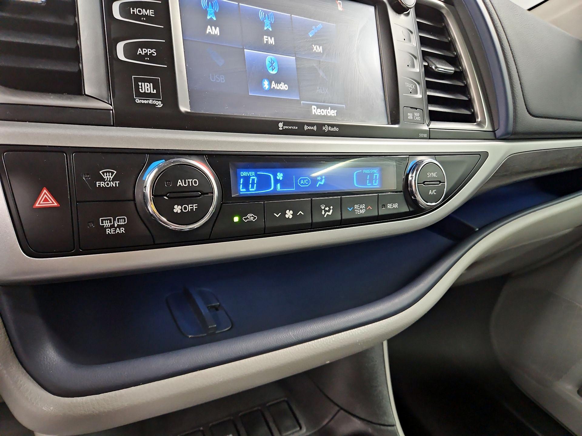 Thumbnail: 2018 Toyota Highlander - 16