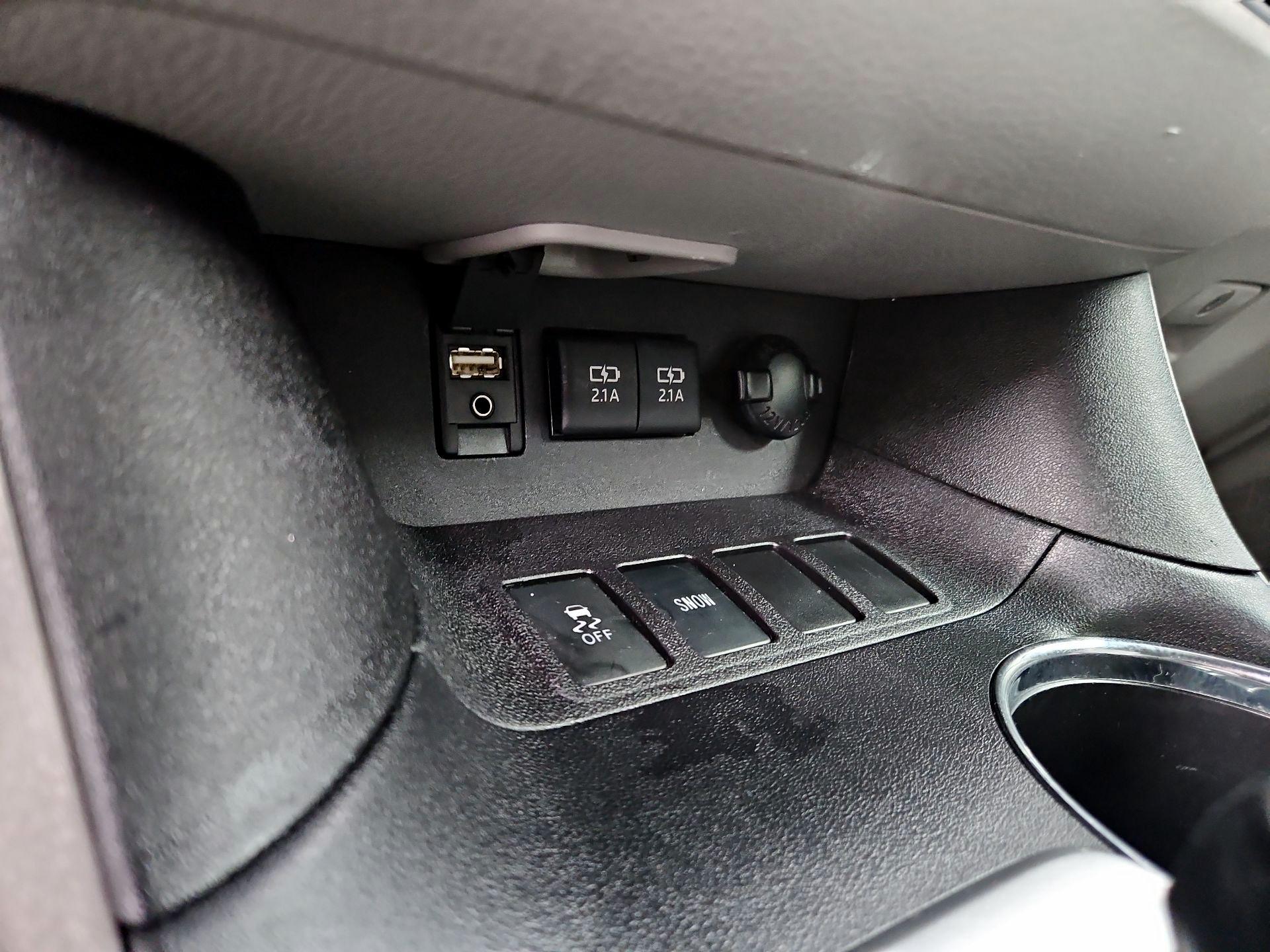 Thumbnail: 2018 Toyota Highlander - 18