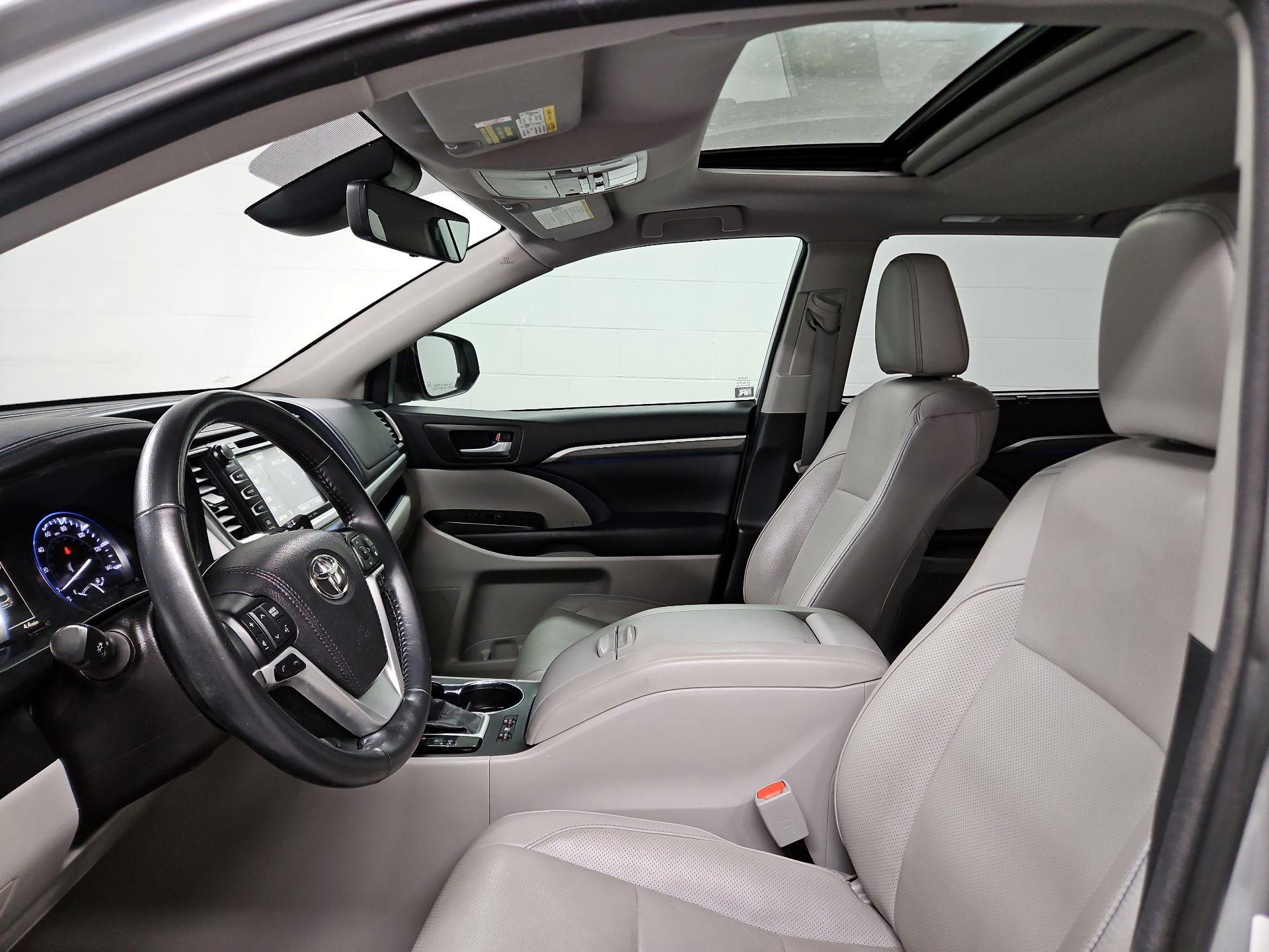Thumbnail: 2018 Toyota Highlander - 19