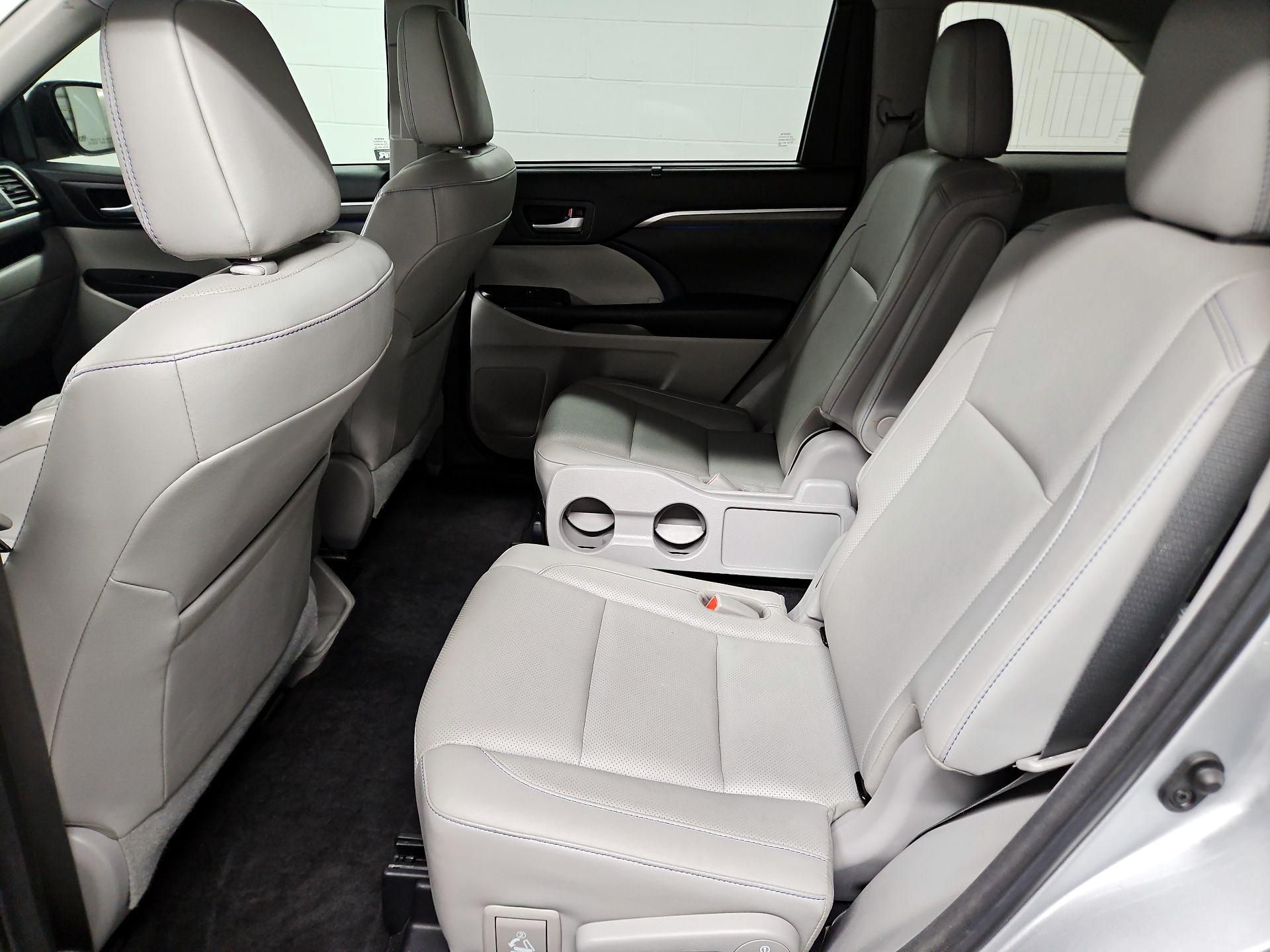 Thumbnail: 2018 Toyota Highlander - 20