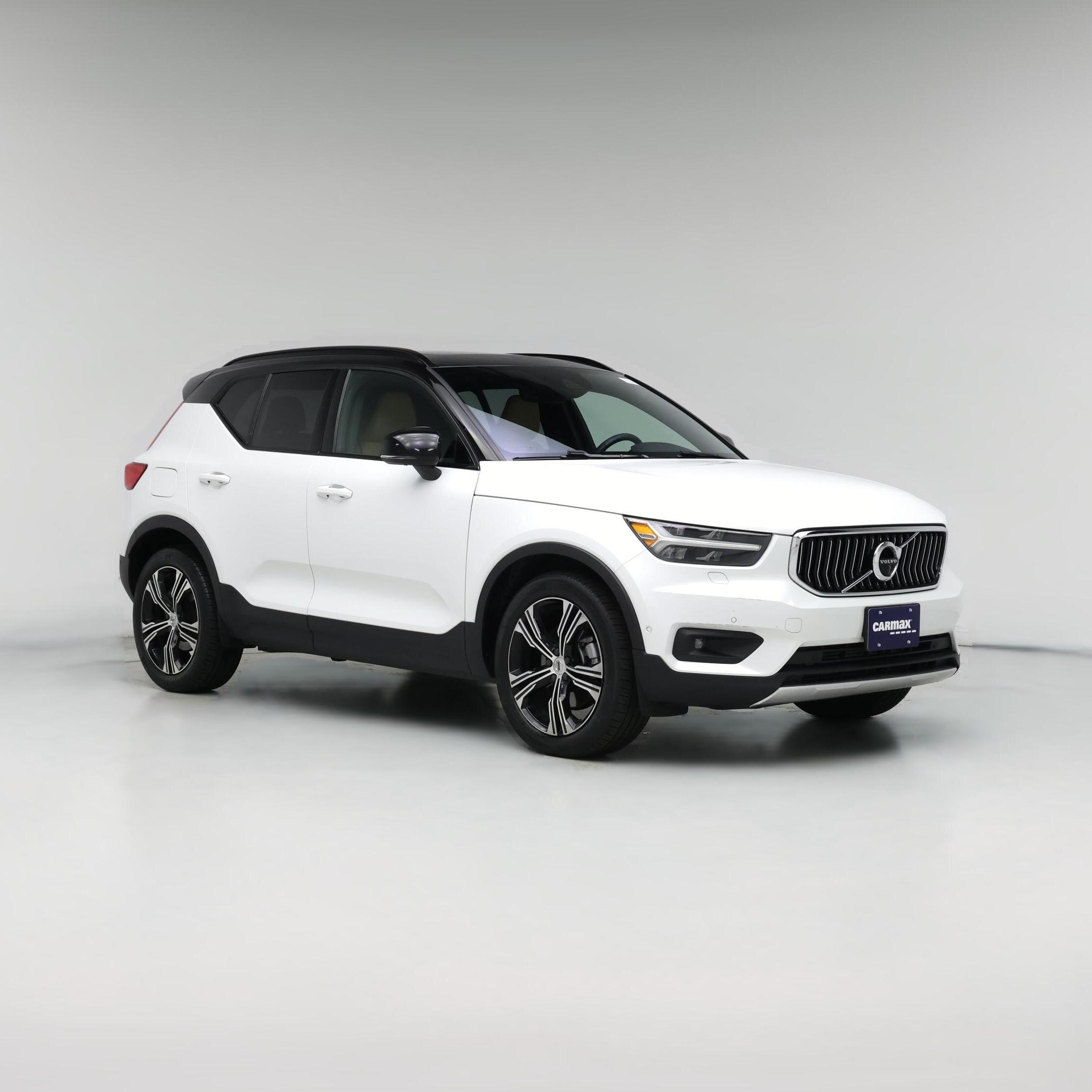 Thumbnail: 2021 Volvo XC40 - 1
