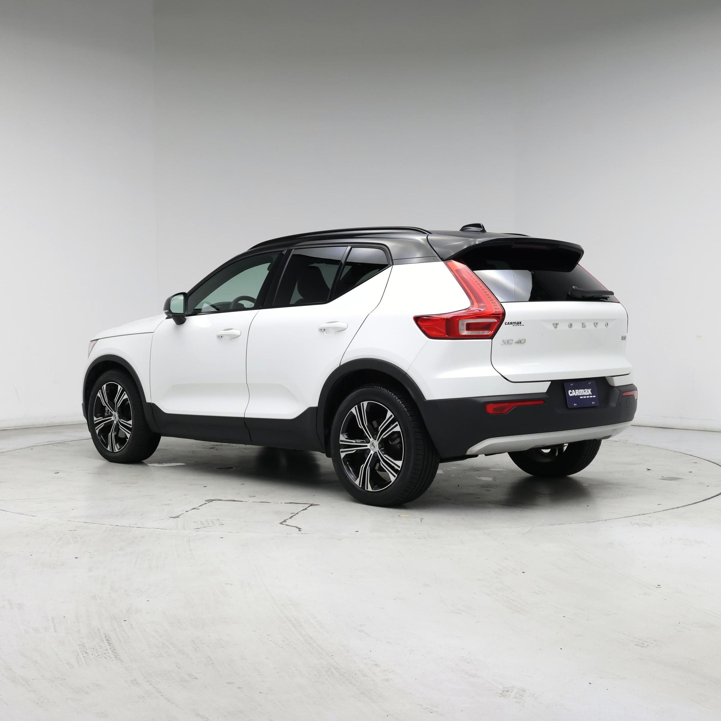 Thumbnail: 2021 Volvo XC40 - 2