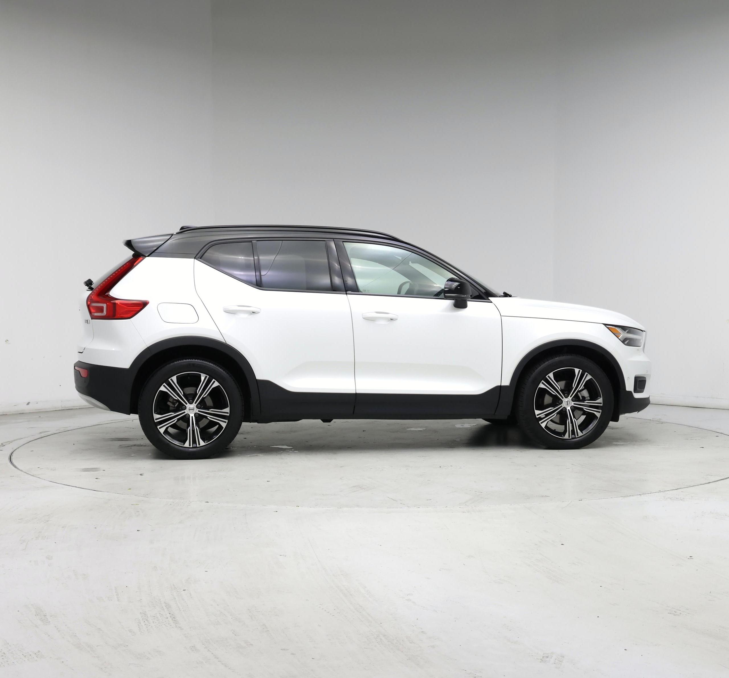 Thumbnail: 2021 Volvo XC40 - 7