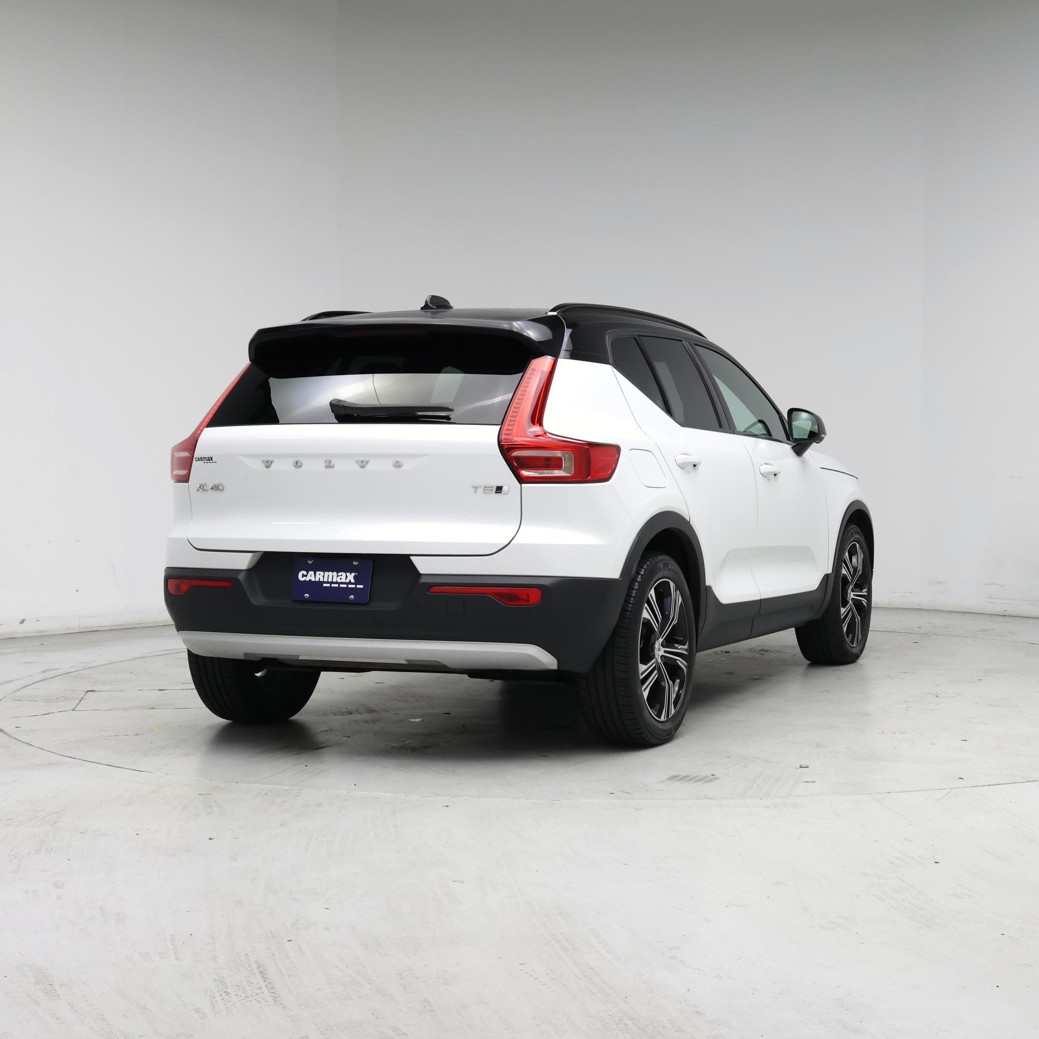 Thumbnail: 2021 Volvo XC40 - 8