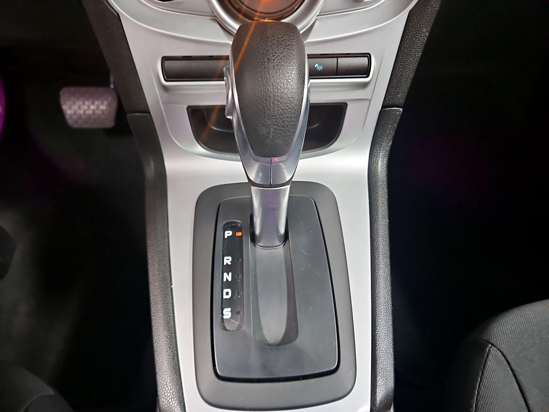 Thumbnail: 2016 Ford Fiesta - 16