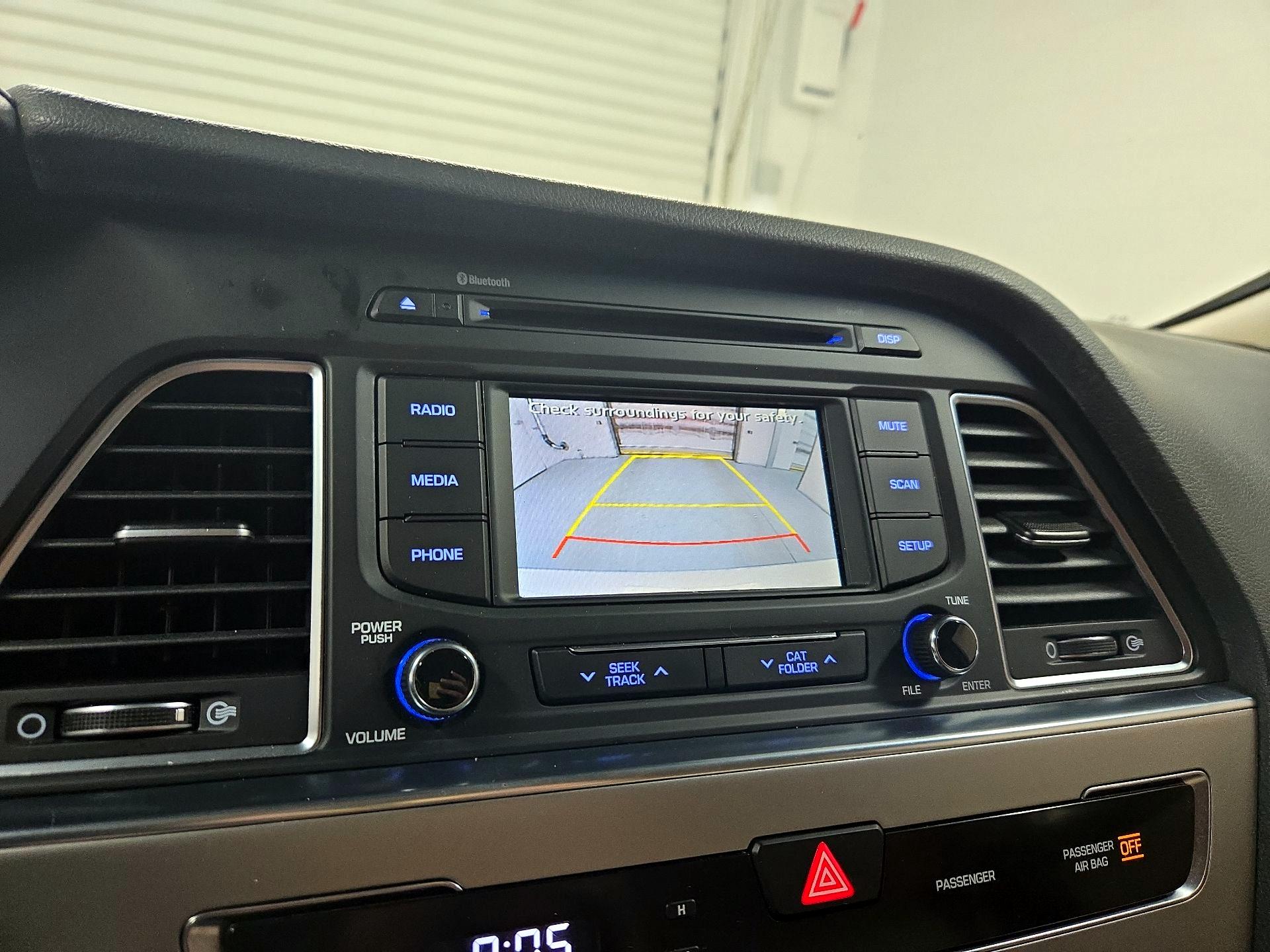 Thumbnail: 2016 Hyundai Sonata - 14