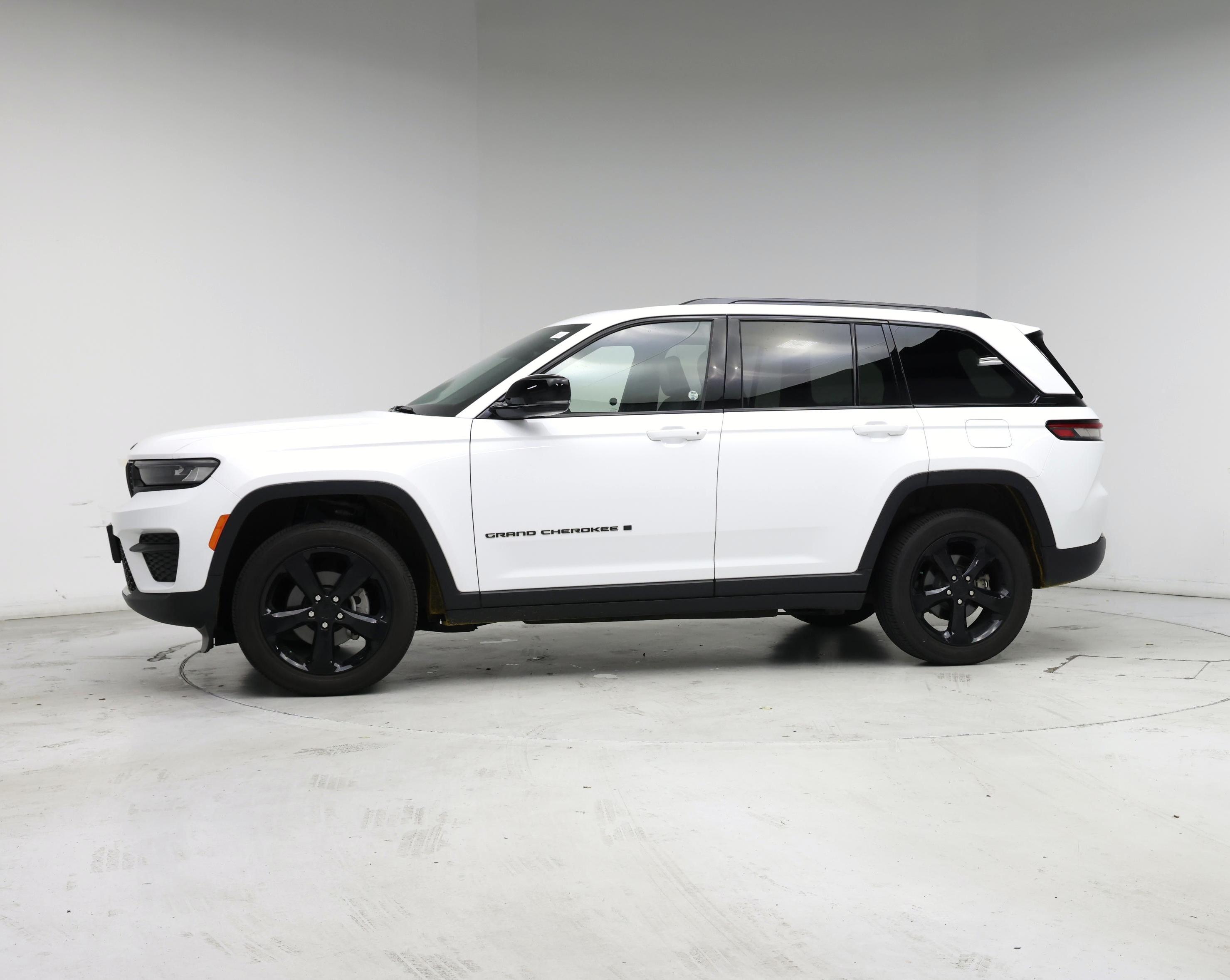 Thumbnail: 2023 Jeep Grand Cherokee - 3