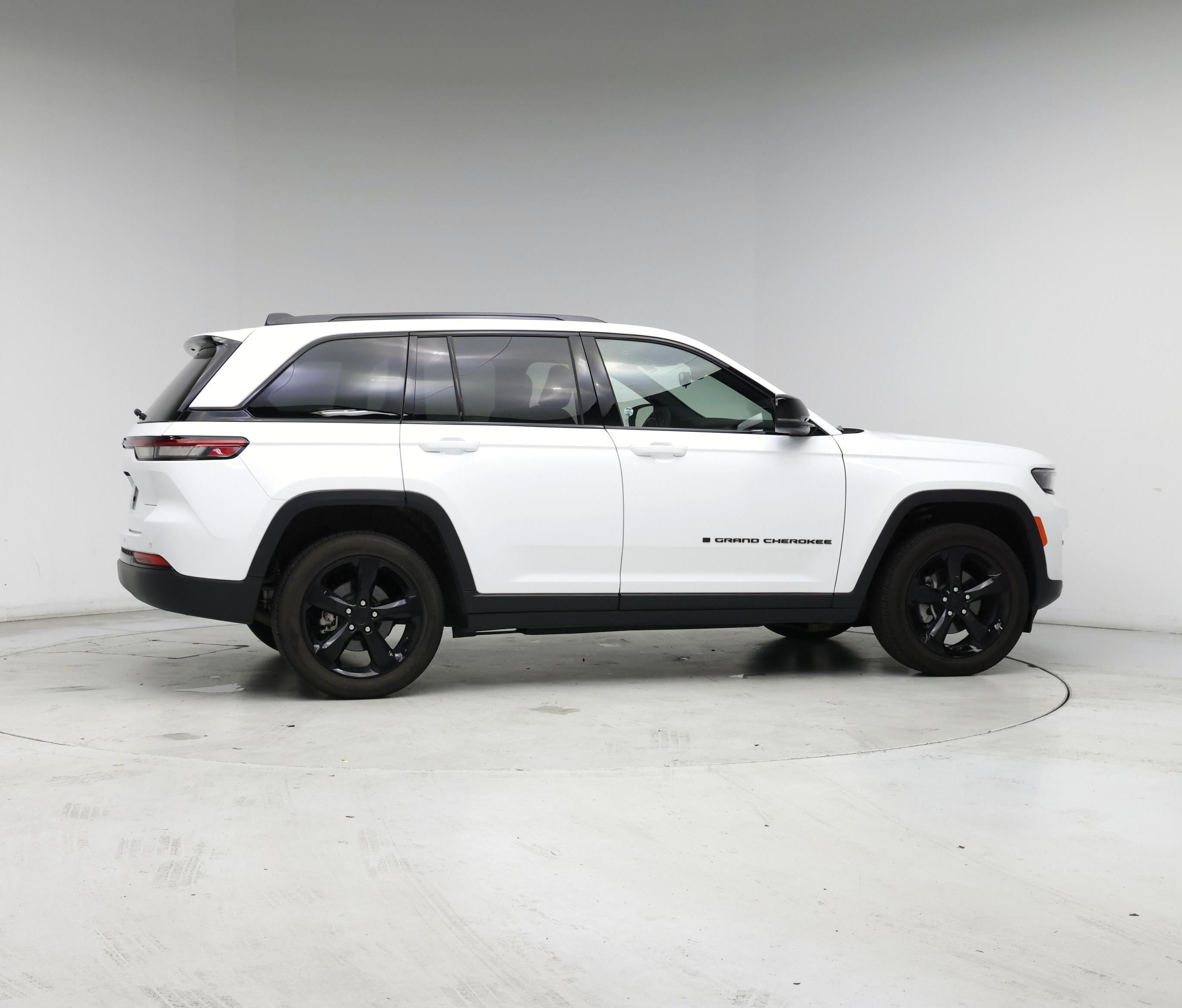 Thumbnail: 2023 Jeep Grand Cherokee - 7