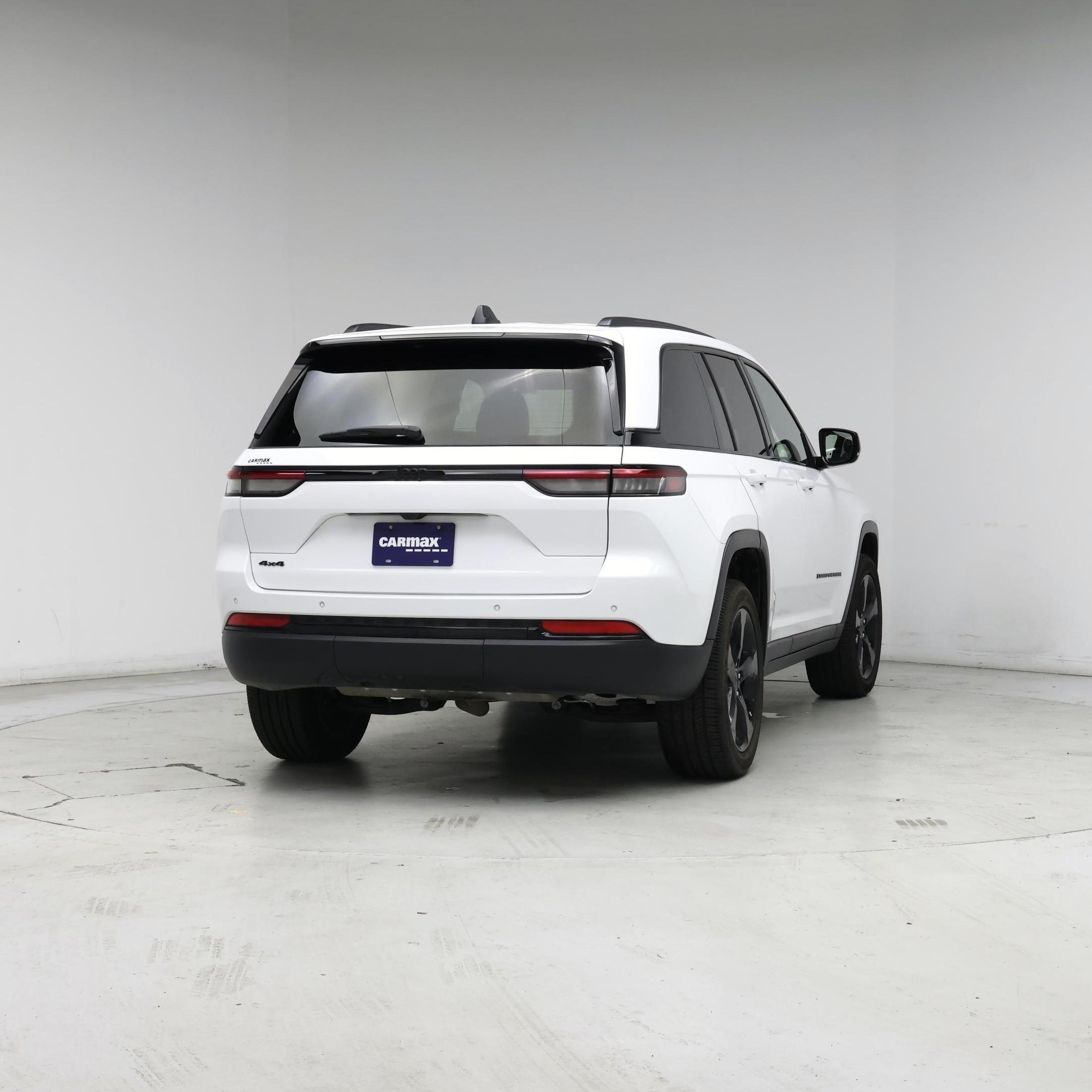 Thumbnail: 2023 Jeep Grand Cherokee - 8