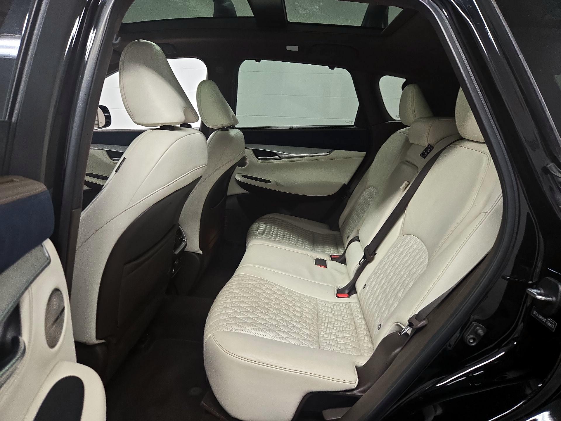 Thumbnail: 2019 INFINITI QX50 - 20
