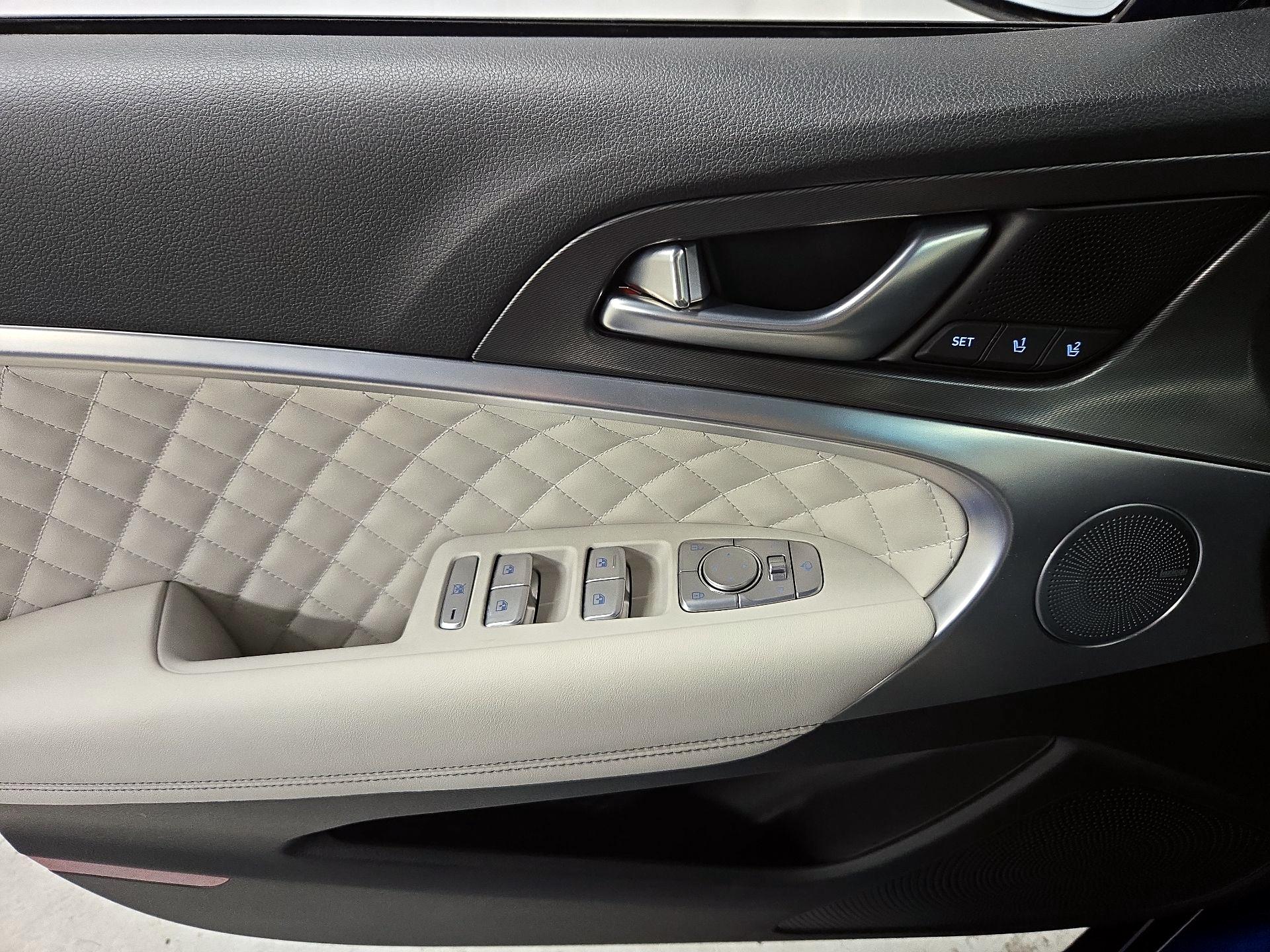 Thumbnail: 2024 Genesis G70 - 12