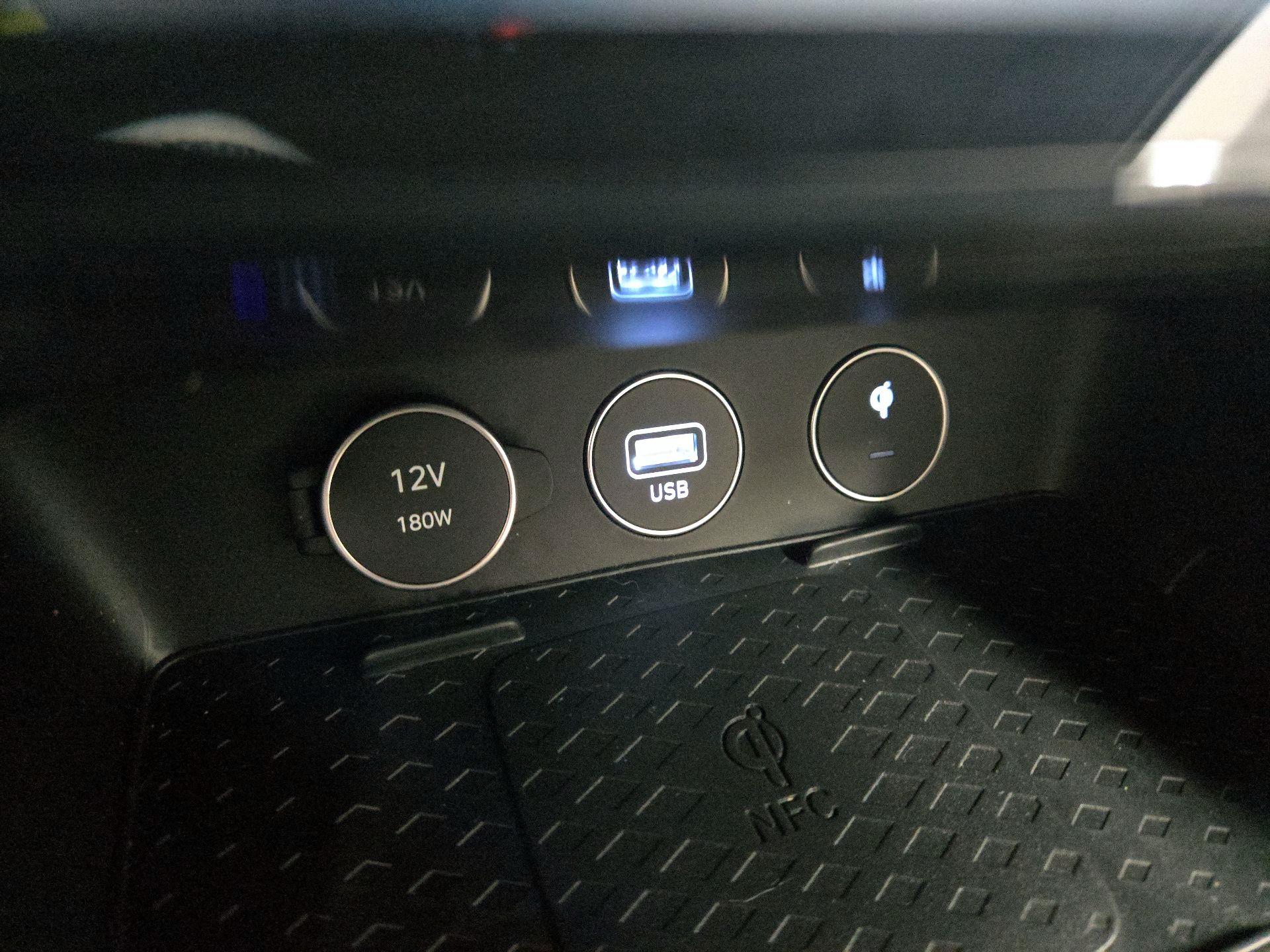 Thumbnail: 2024 Genesis G70 - 19