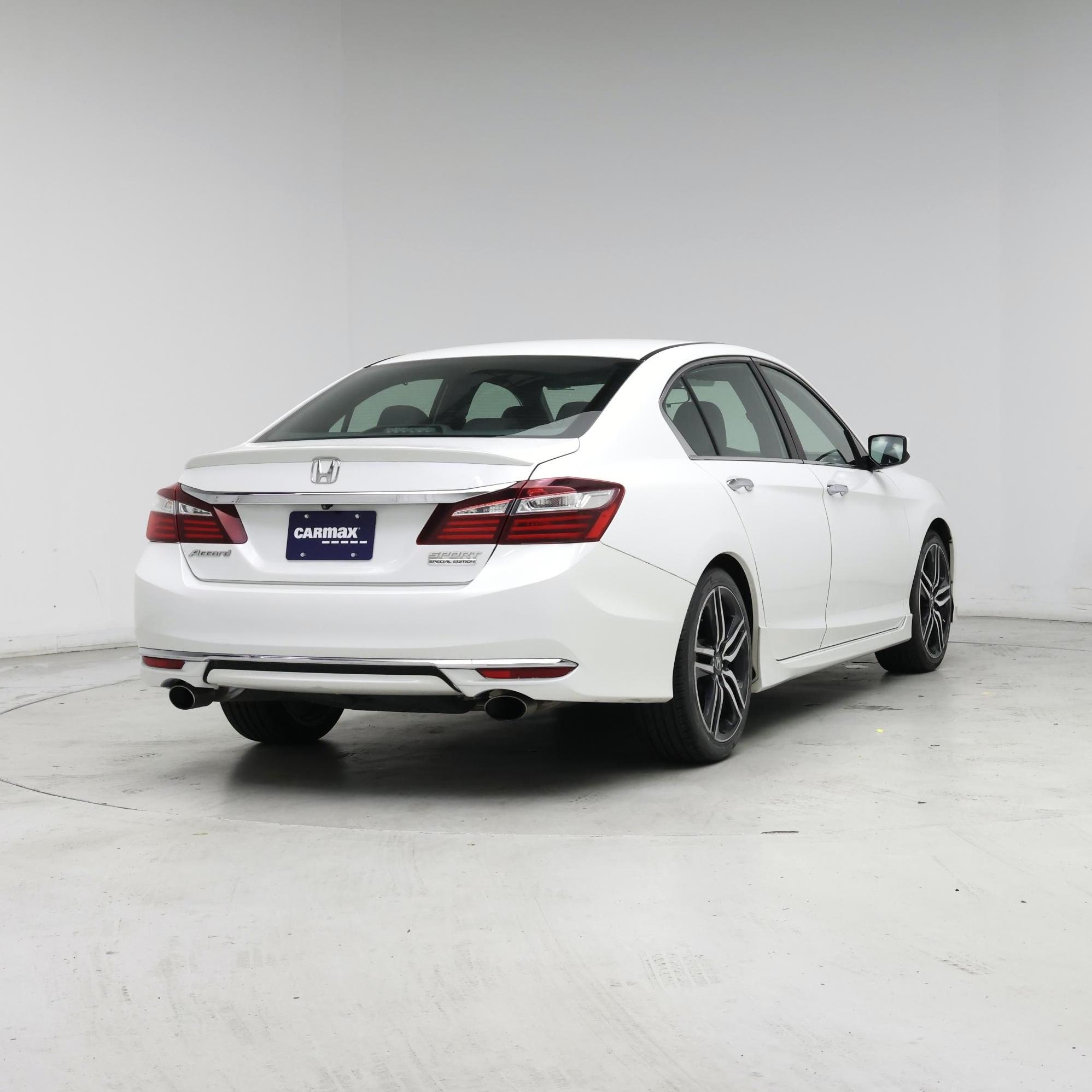 Thumbnail: 2017 Honda Accord - 8