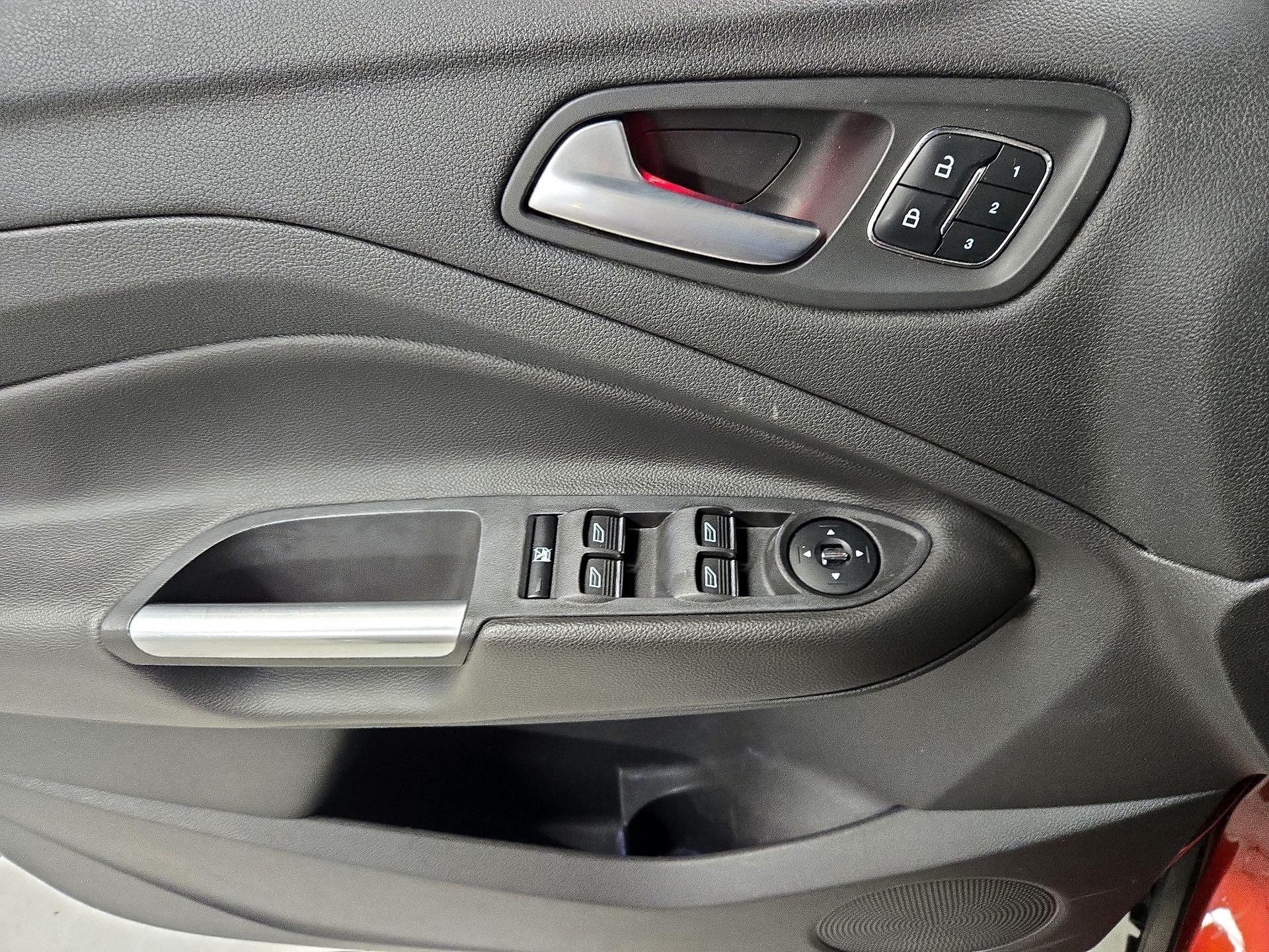 Thumbnail: 2014 Ford Escape - 12