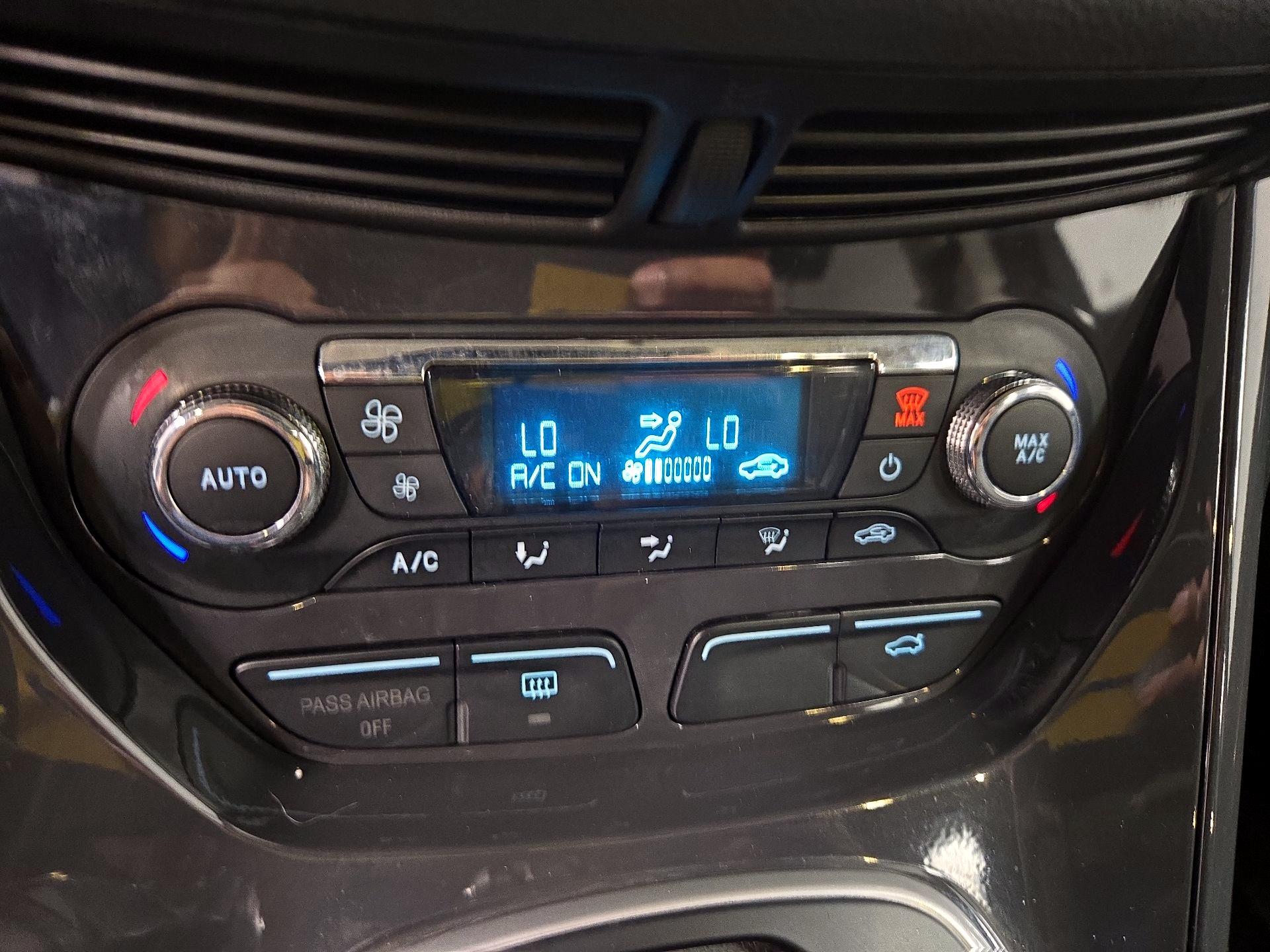 Thumbnail: 2014 Ford Escape - 17