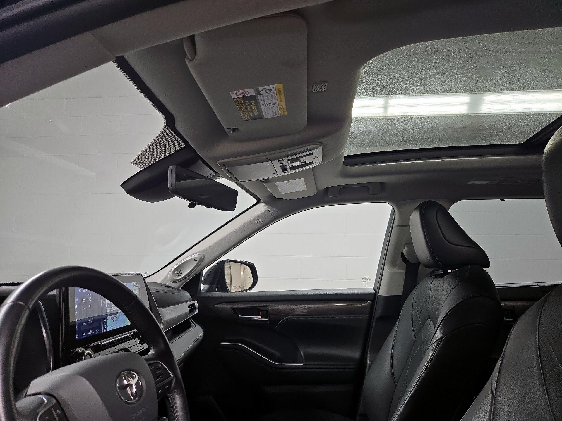 Thumbnail: 2021 Toyota Highlander - 20