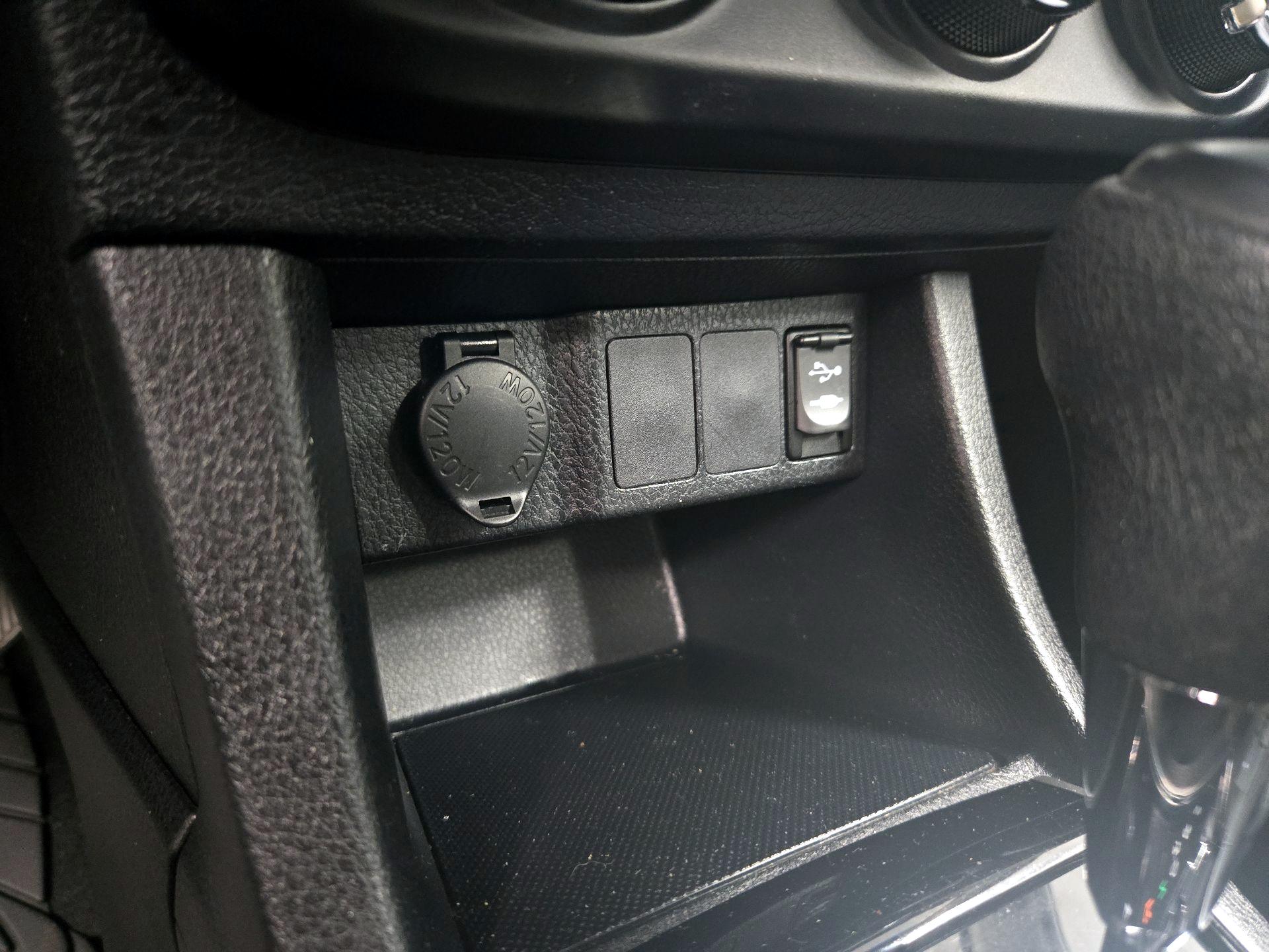 Thumbnail: 2014 Toyota Corolla - 17