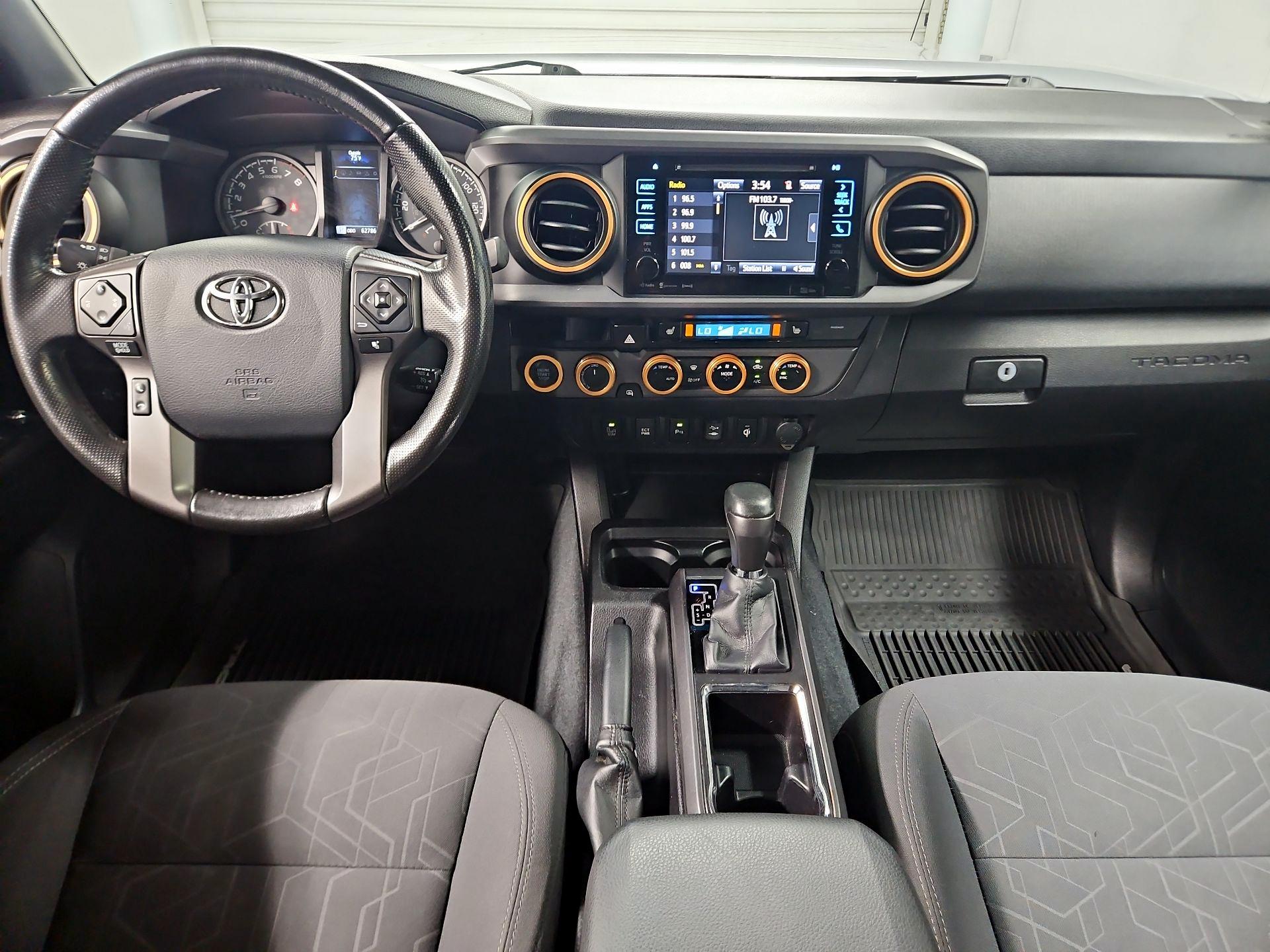 Thumbnail: 2016 Toyota Tacoma - 9